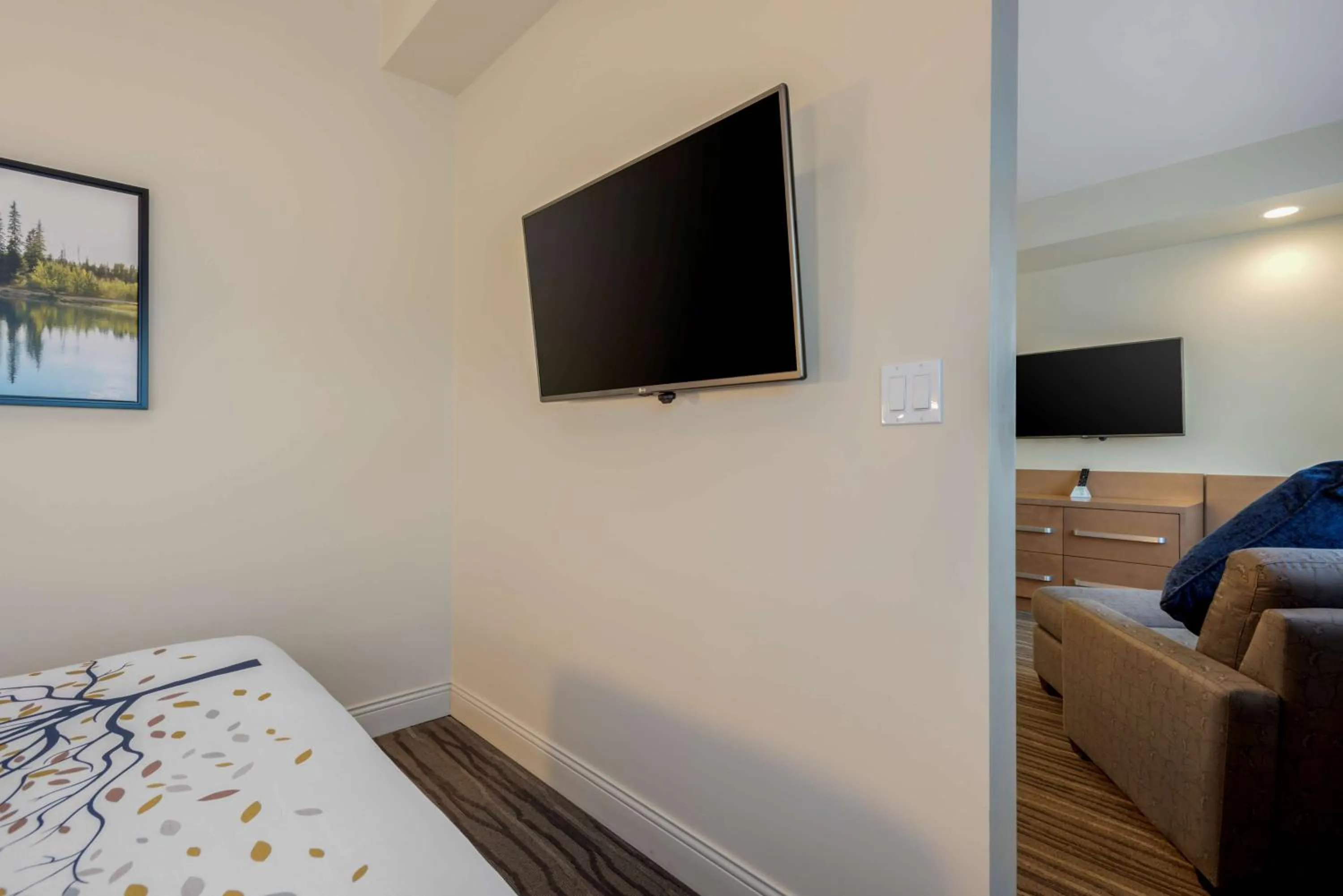 Bedroom, Bed in Best Western Plus Sawridge Suites