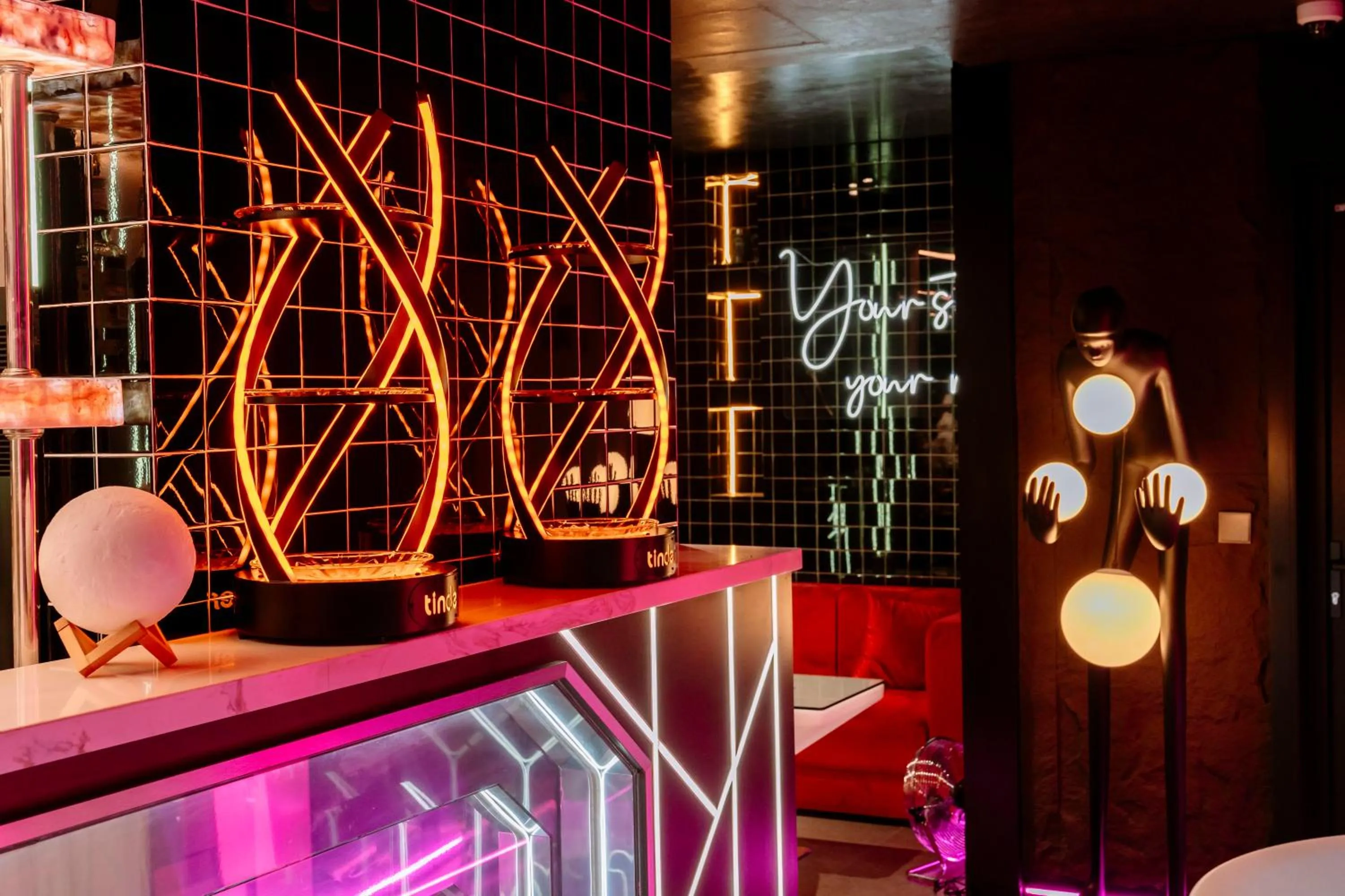 Restaurant/places to eat in X-Digital HOTEL