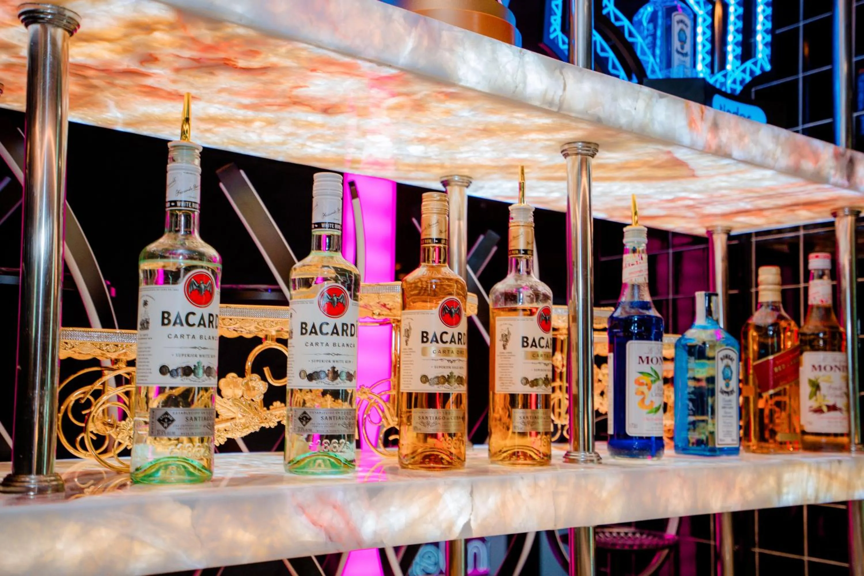 Lounge or bar in X-Digital HOTEL