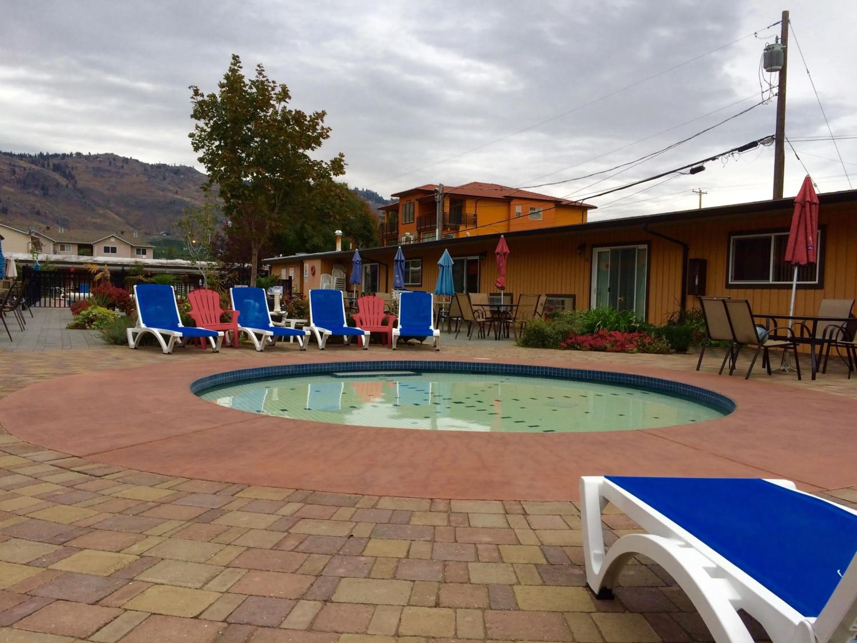 Property building in Sahara Suites