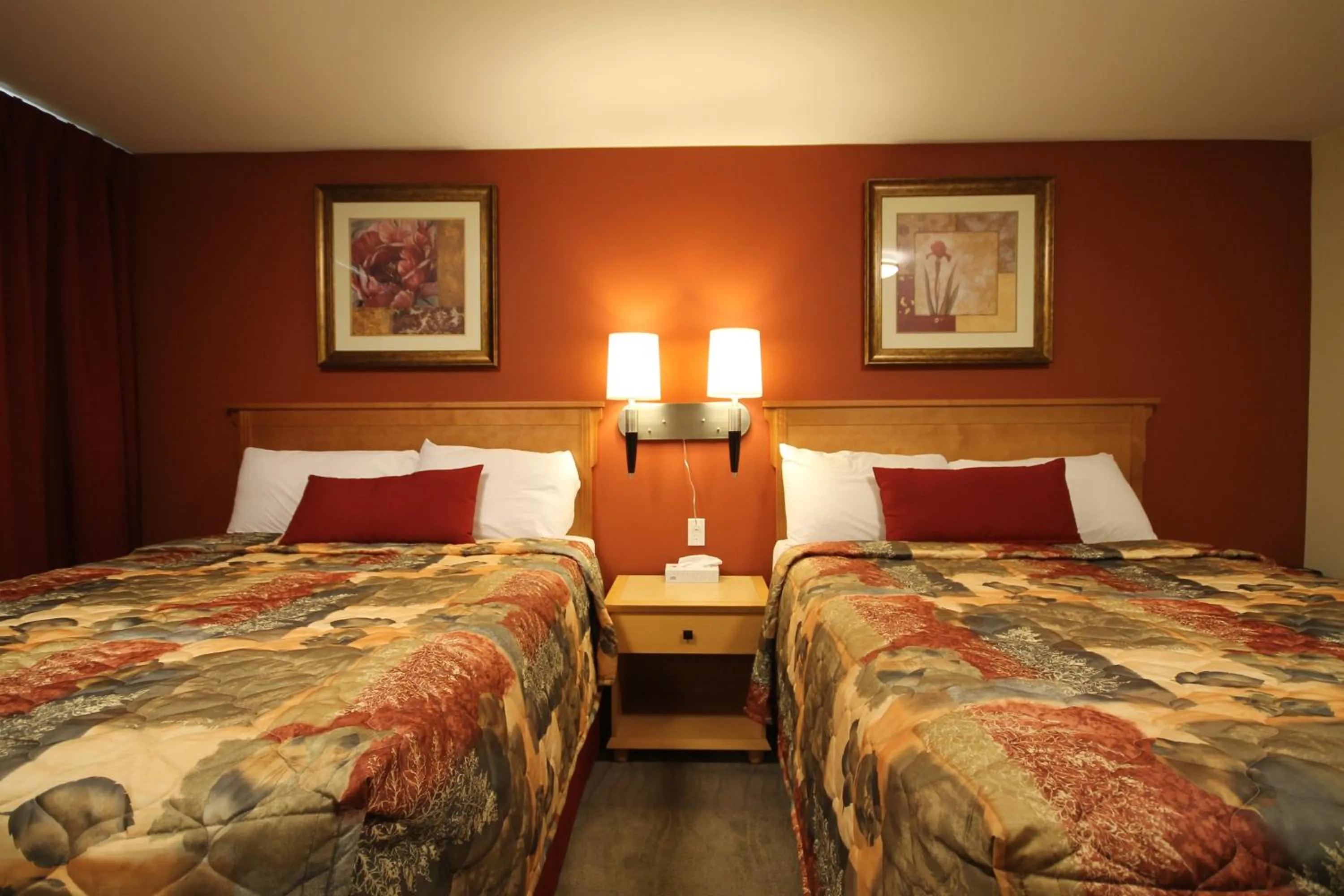 Photo of the whole room in Sahara Suites