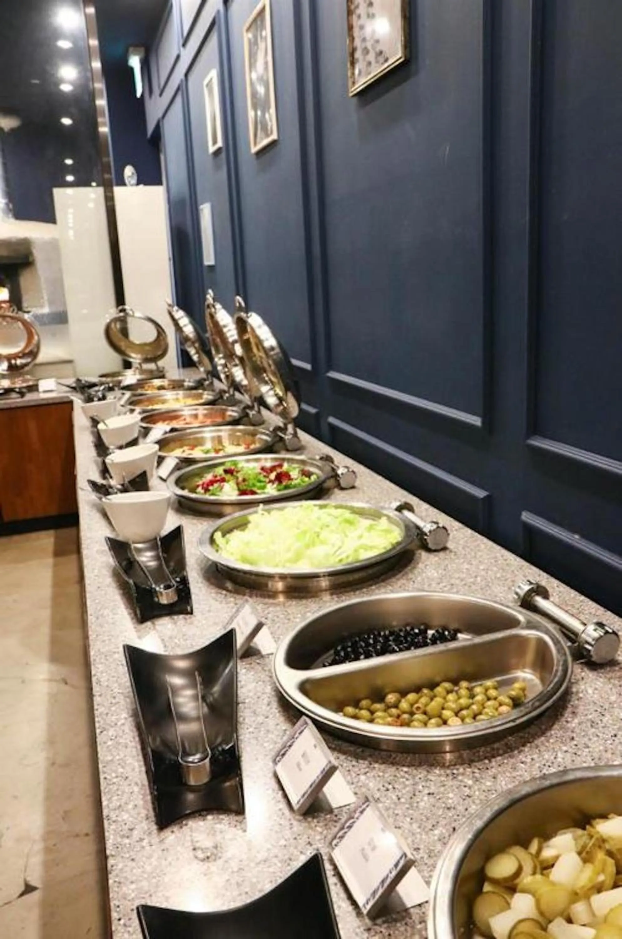 Buffet breakfast in Felix by STX Hotel & Suite