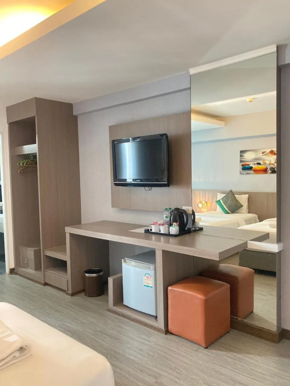 hair dresser, Bed in KANN Pattaya Hotel