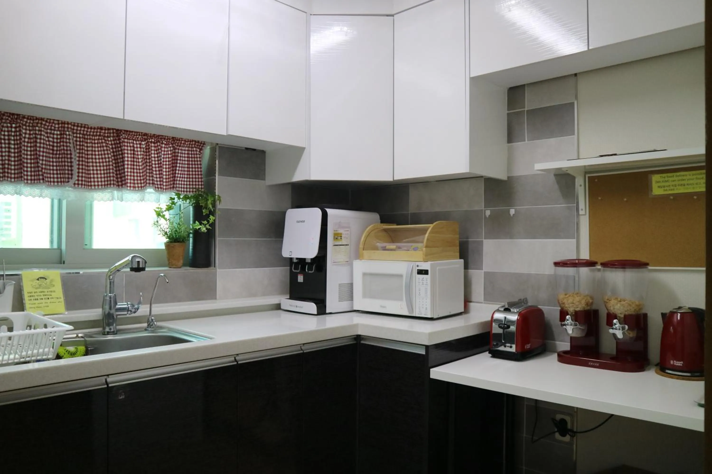 Coffee/tea facilities in Mr. Kim Guesthouse