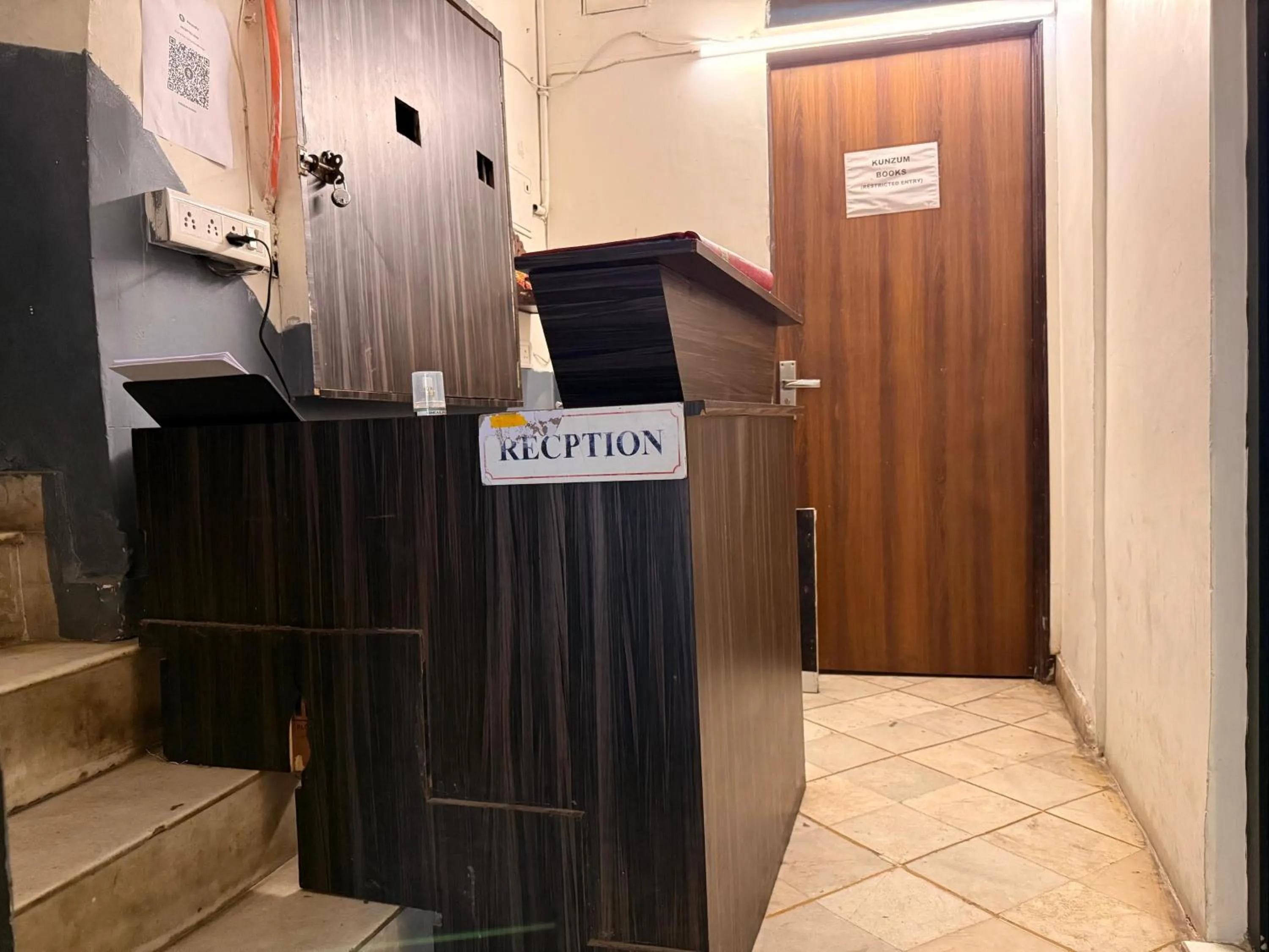 Lobby or reception in Hotel Hauz Khas Inn Near Hauz Khas Fort and Deer Park