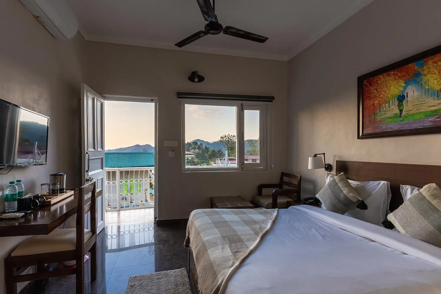 Bedroom, Bed in Maati Resort by The Lake Hill