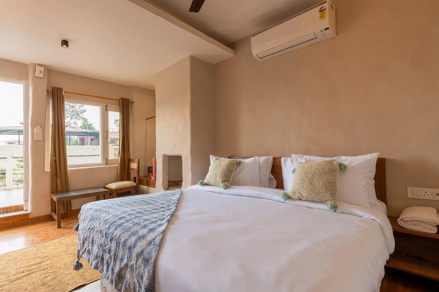 Bedroom, Bed in Maati Resort by The Lake Hill