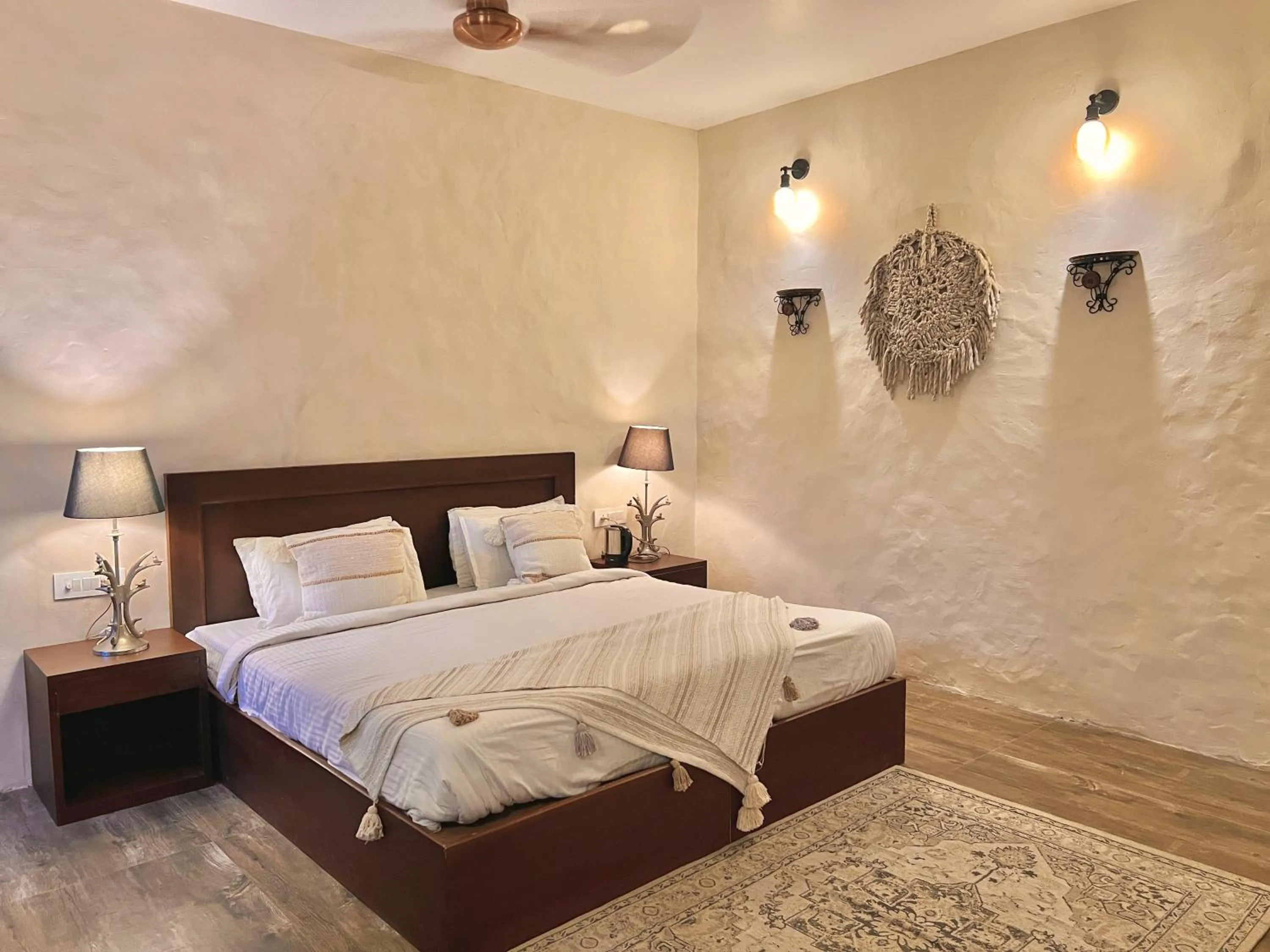 Photo of the whole room, Bed in Maati Resort by The Lake Hill