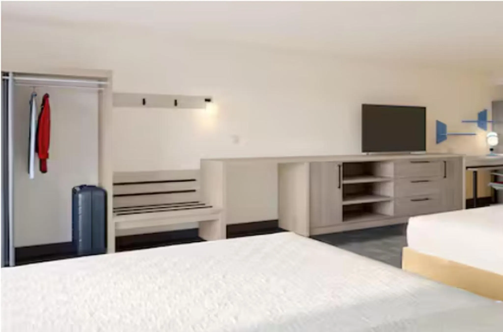 Bed in Home2 Suites By Hilton Weston Ft. Lauderdale