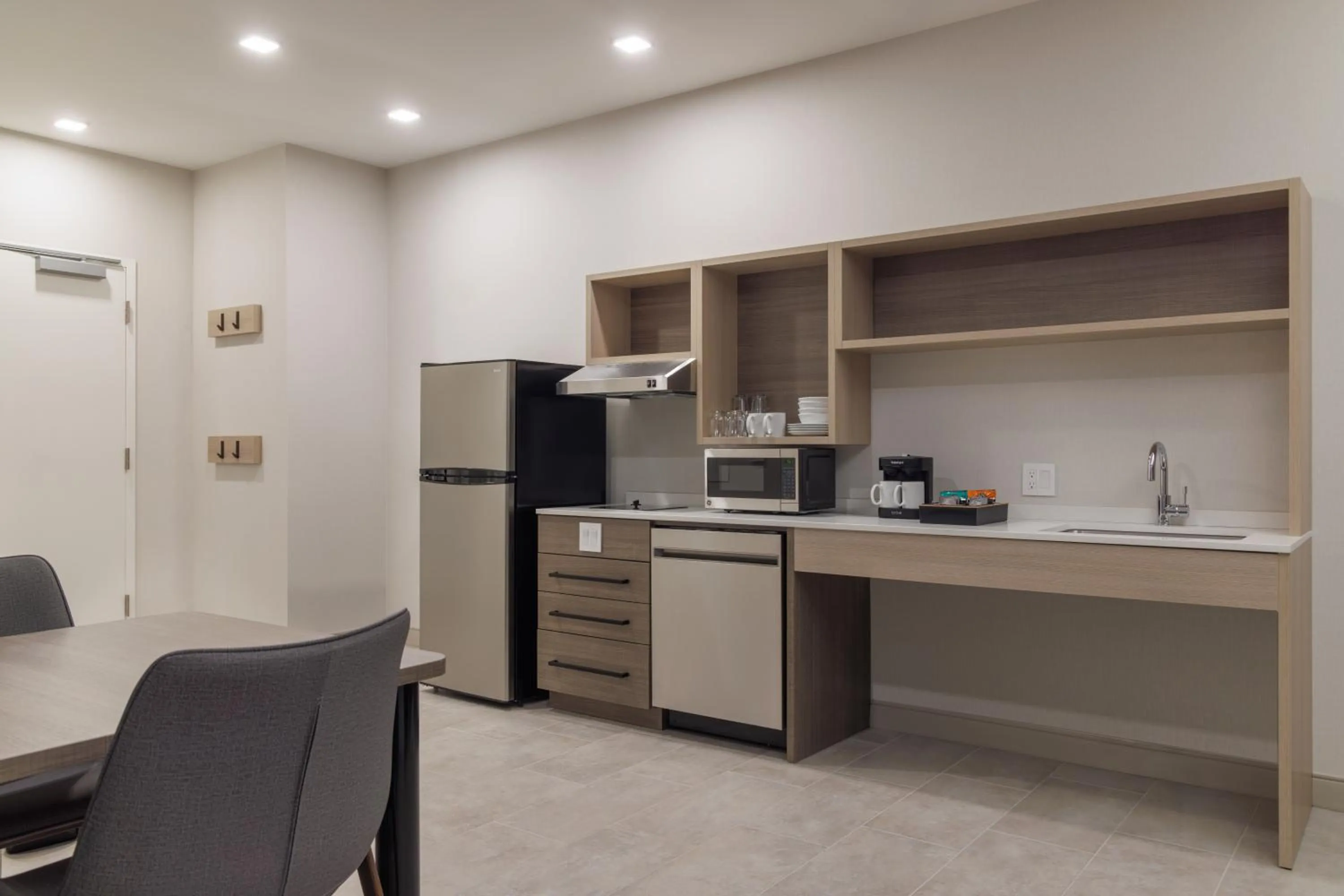 Kitchen or kitchenette in Home2 Suites By Hilton Kittery