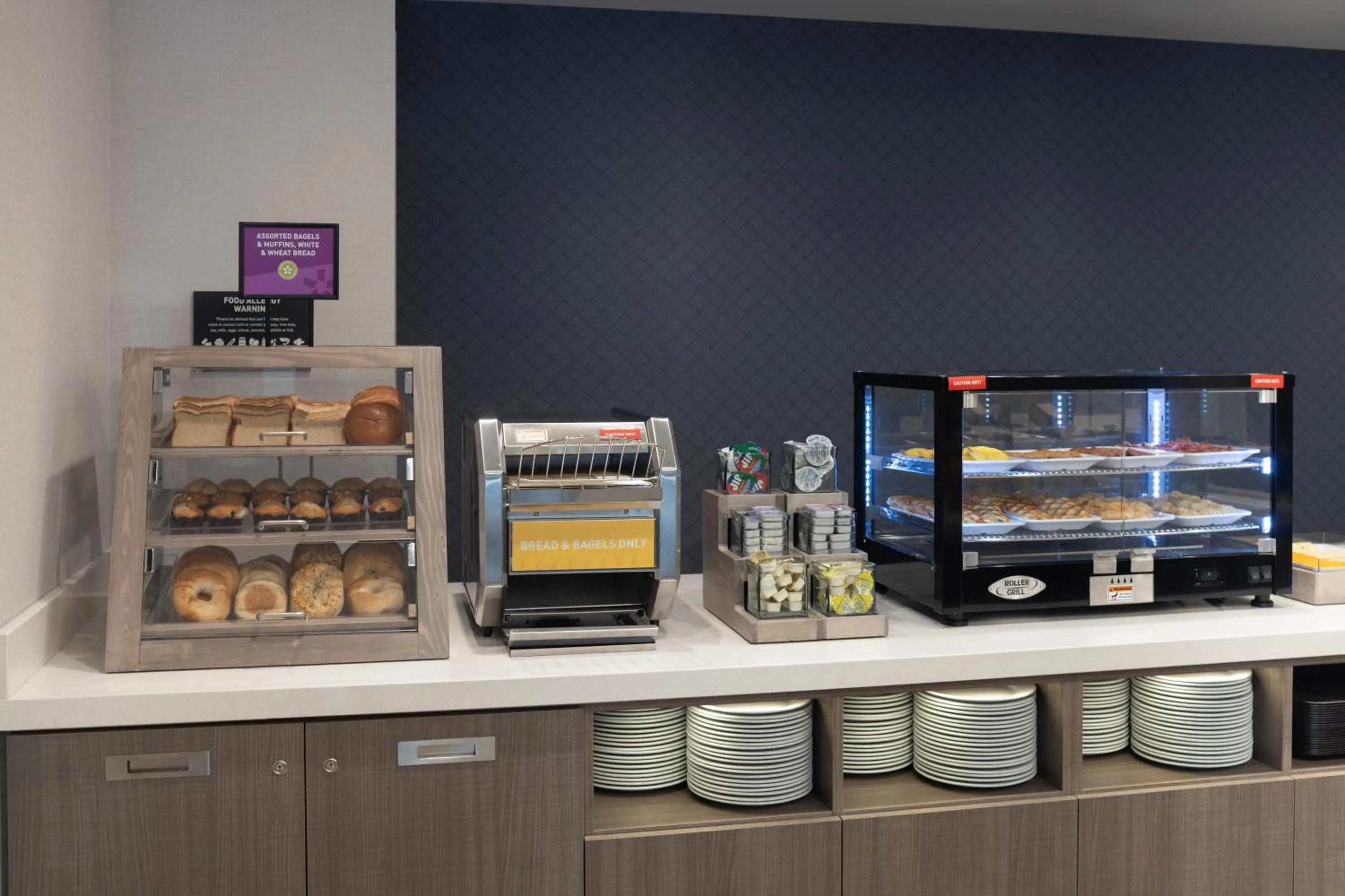 Restaurant/places to eat in Home2 Suites By Hilton Kittery