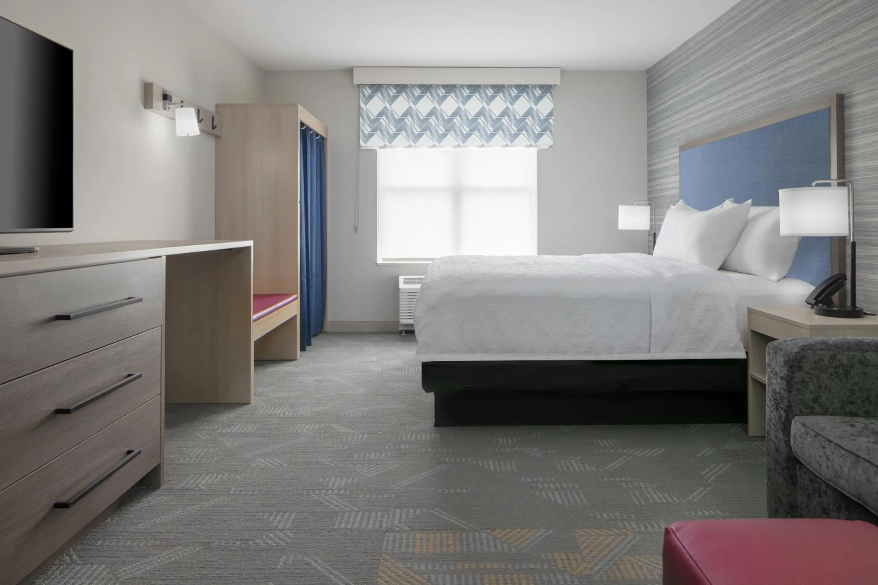 Bed in Home2 Suites By Hilton Kittery