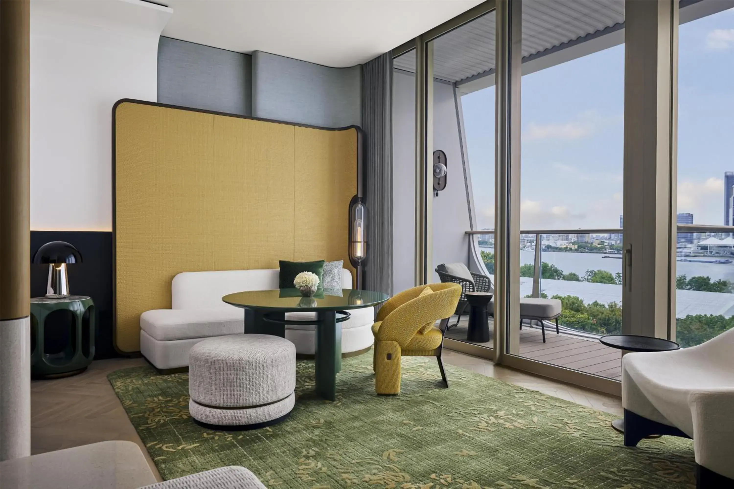 Deluxe King Room with River View in Waldorf Astoria Shanghai Qiantan Deluxe King Room with River View in Waldorf Astoria Shanghai Qiantan