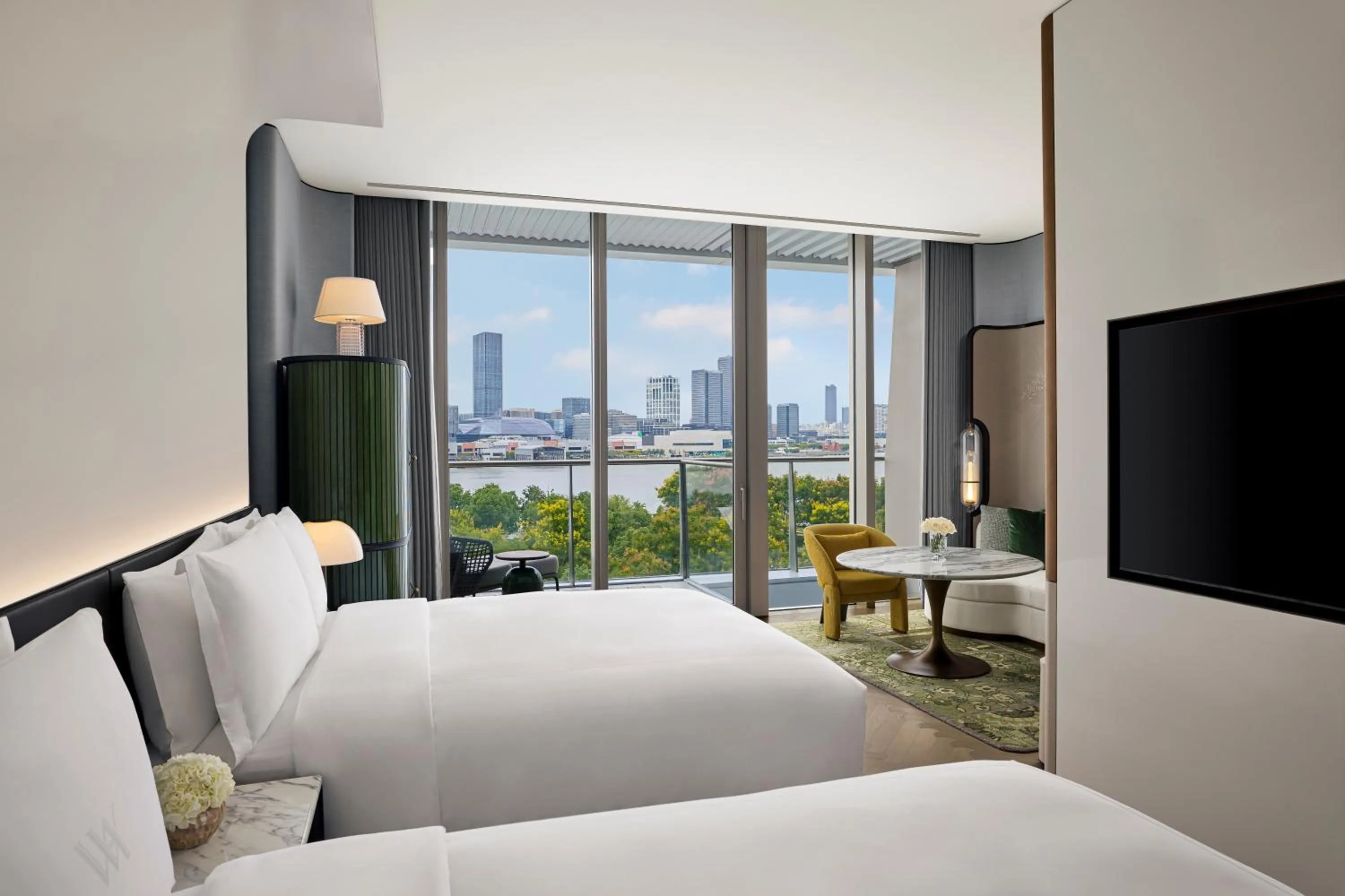 Photo of the whole room, Bed in Waldorf Astoria Shanghai Qiantan