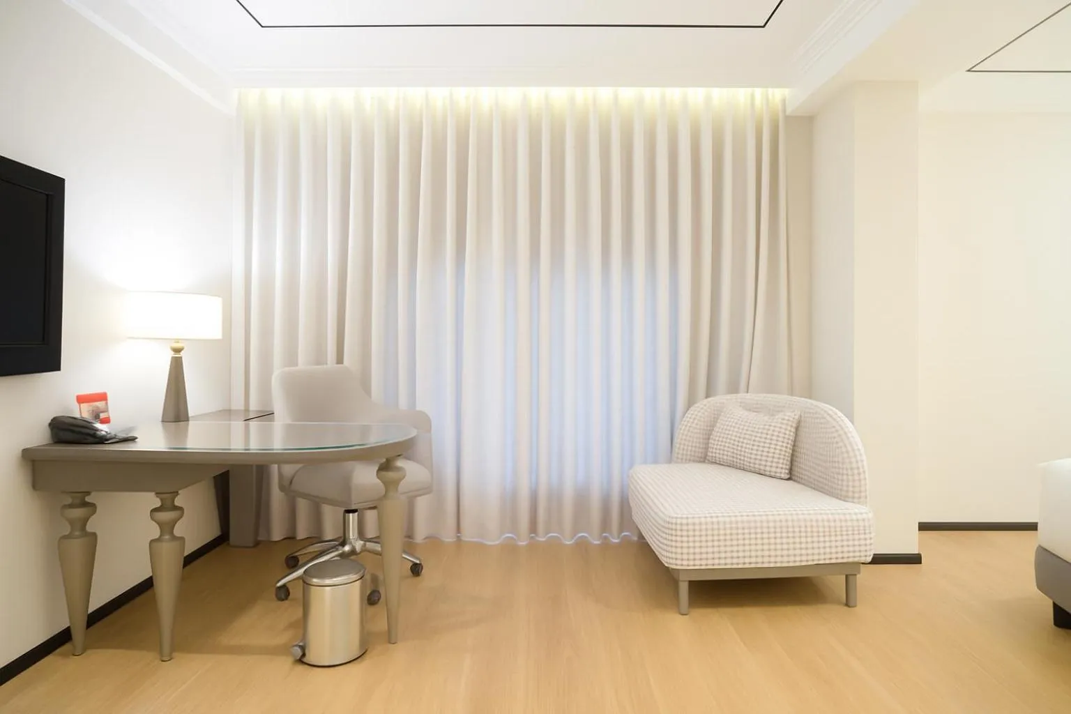 Seating area in Aauris