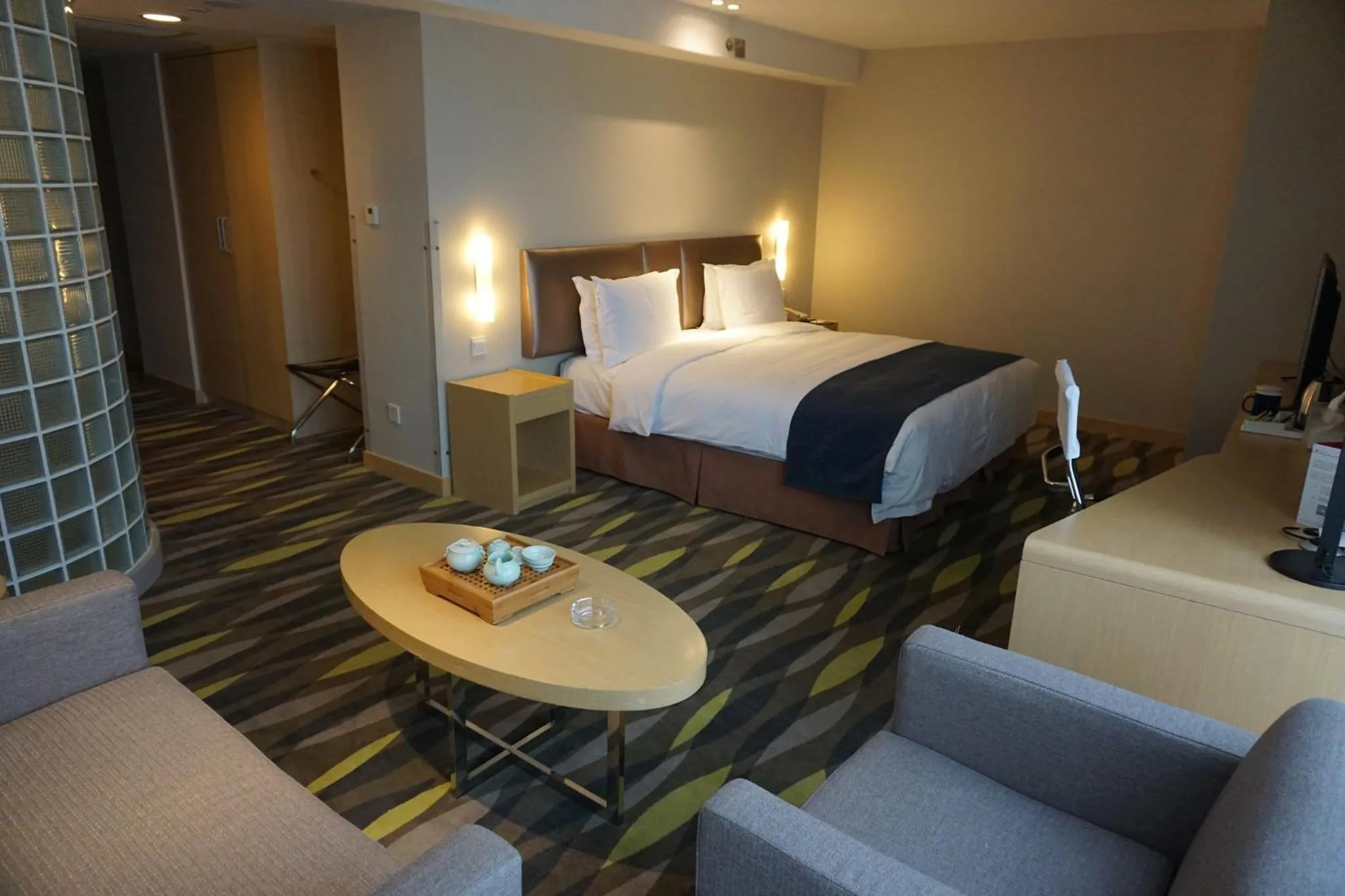 Photo of the whole room, Bed in Holiday Inn Express Changzhou Lanling by IHG