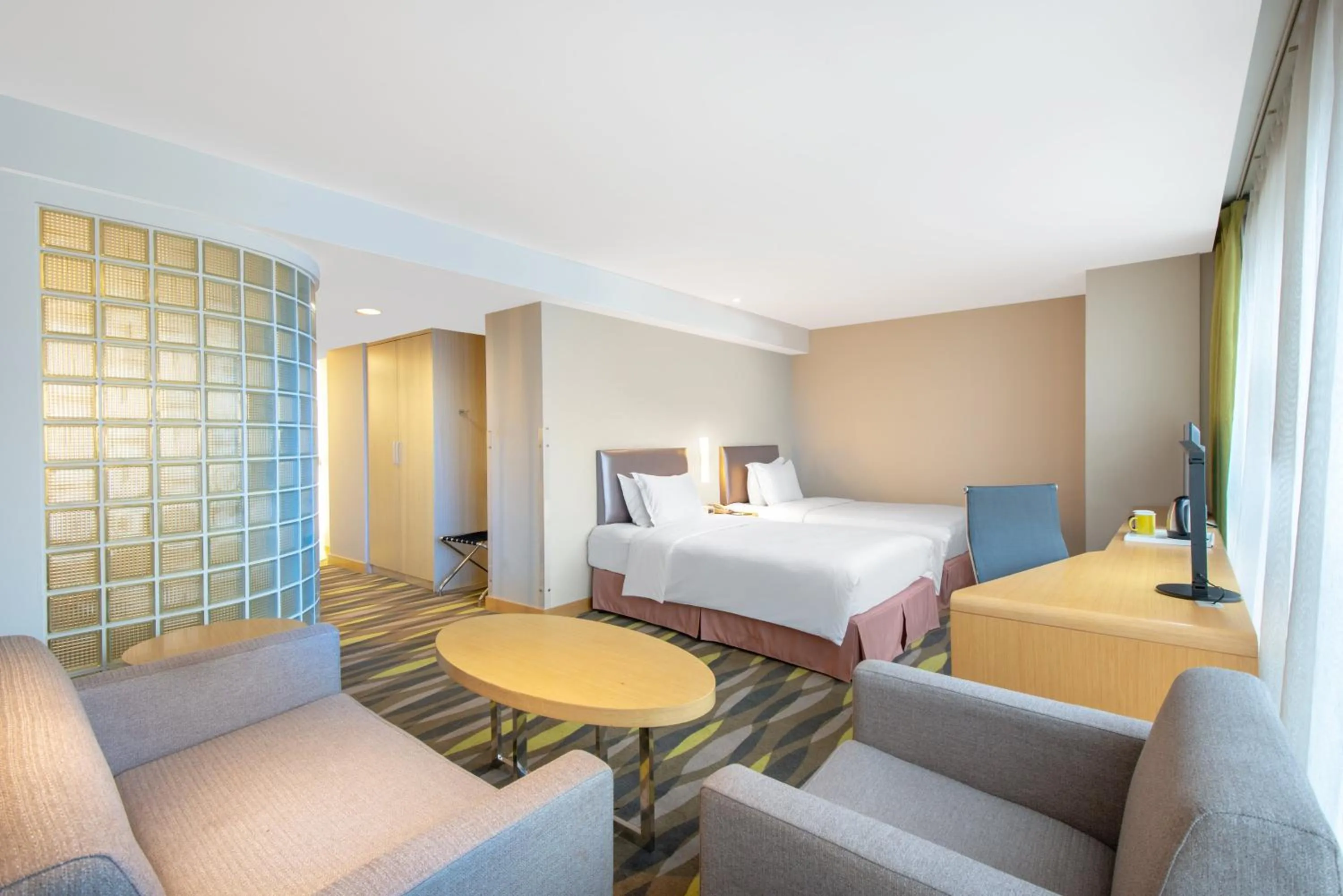 Photo of the whole room, Bed in Holiday Inn Express Changzhou Lanling by IHG