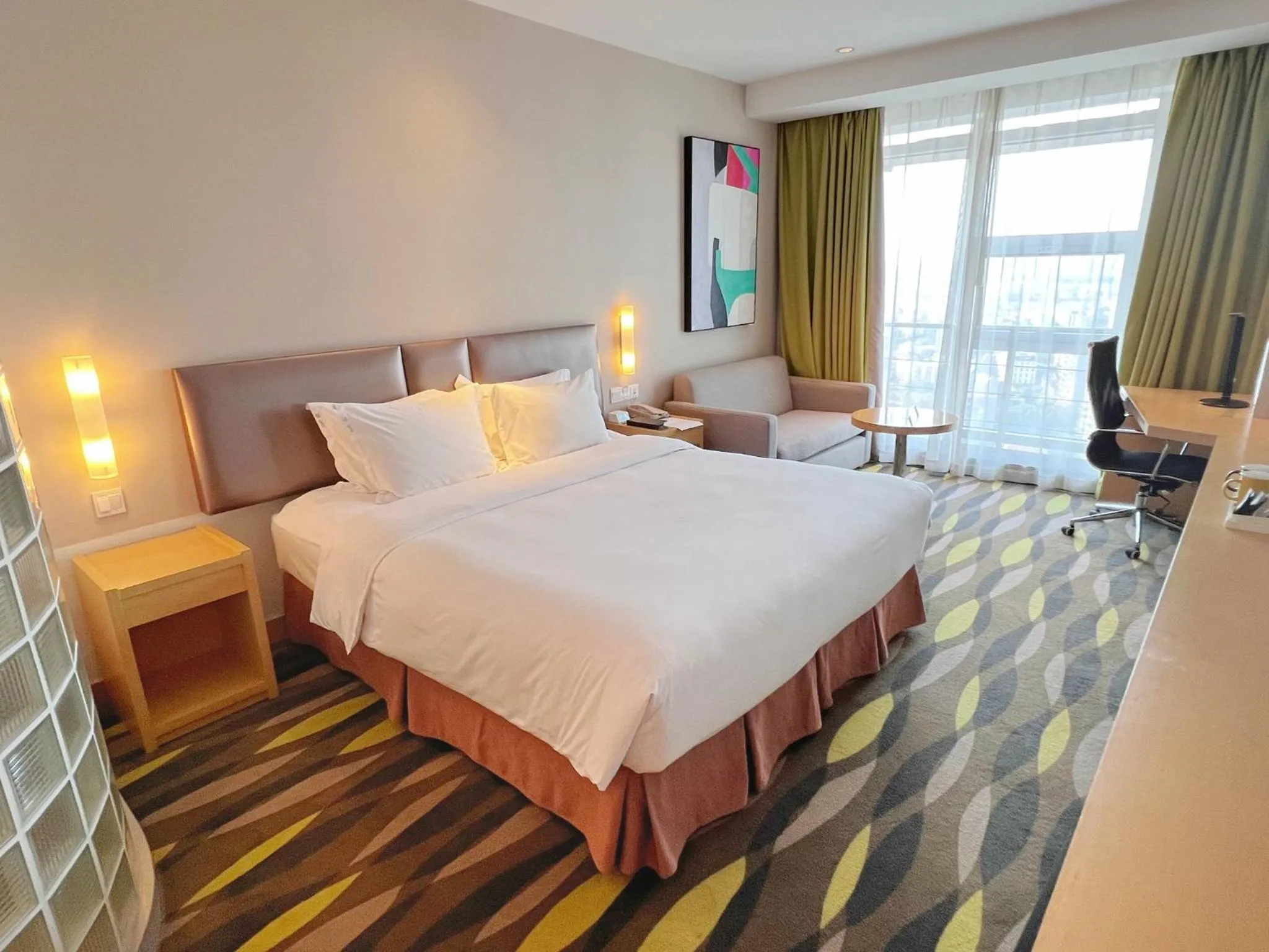 Photo of the whole room, Bed in Holiday Inn Express Changzhou Lanling by IHG
