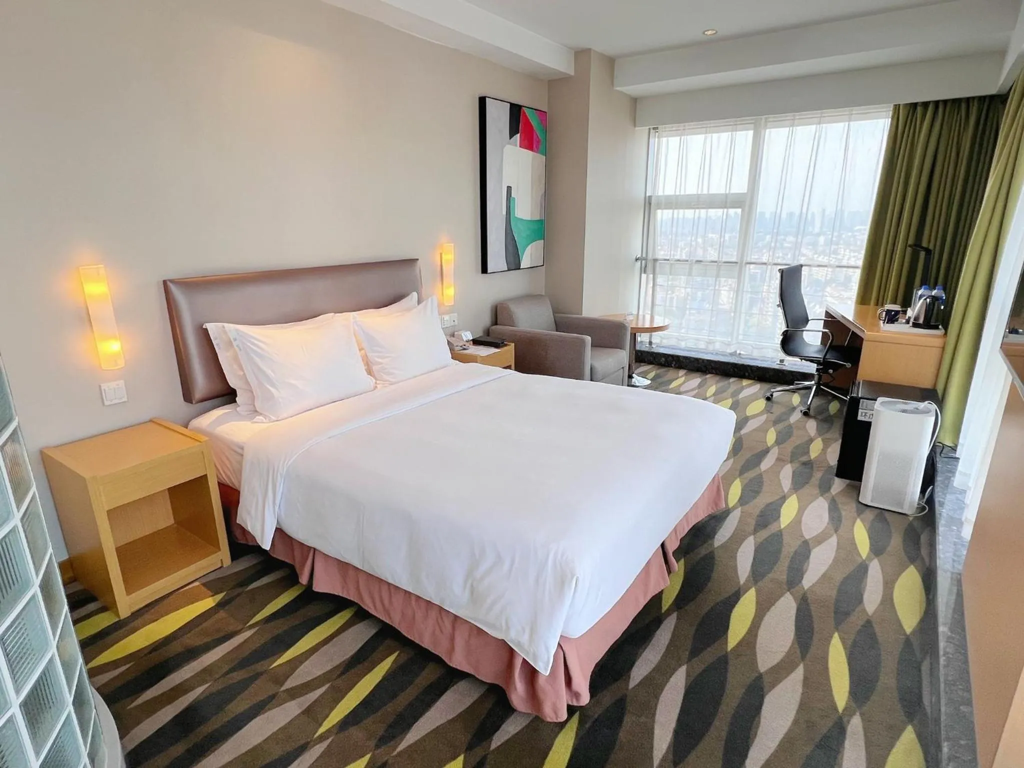 Photo of the whole room, Bed in Holiday Inn Express Changzhou Lanling by IHG