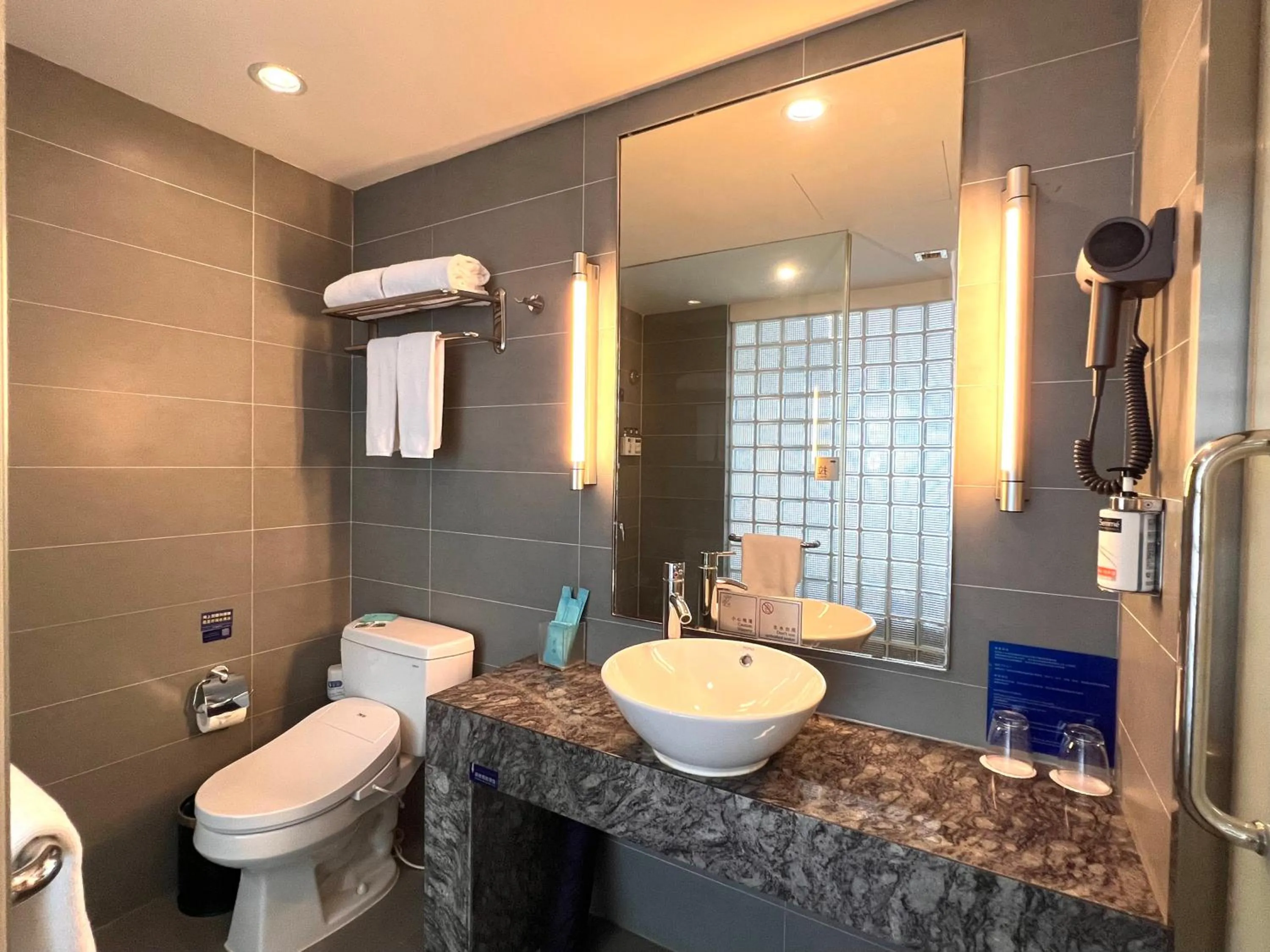 Photo of the whole room in Holiday Inn Express Changzhou Lanling by IHG