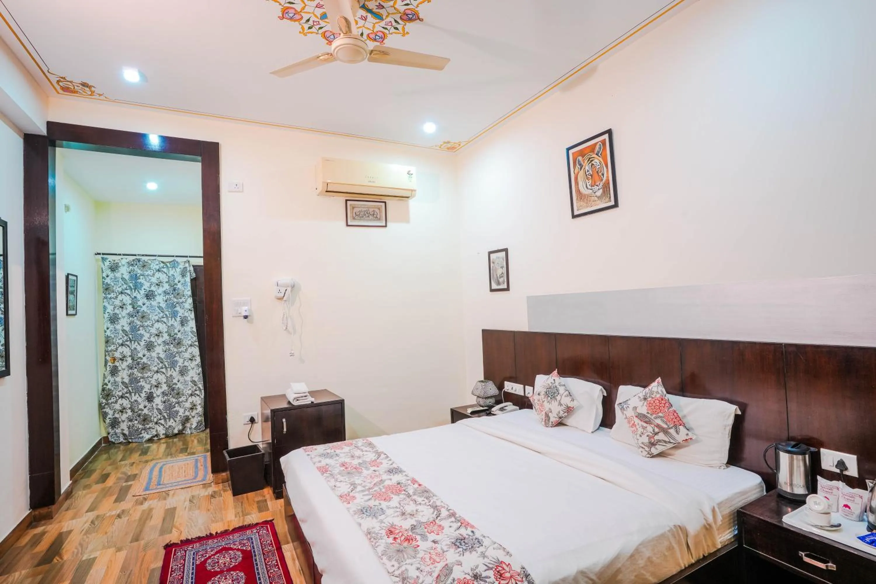 Bed in Rajputana Heritage