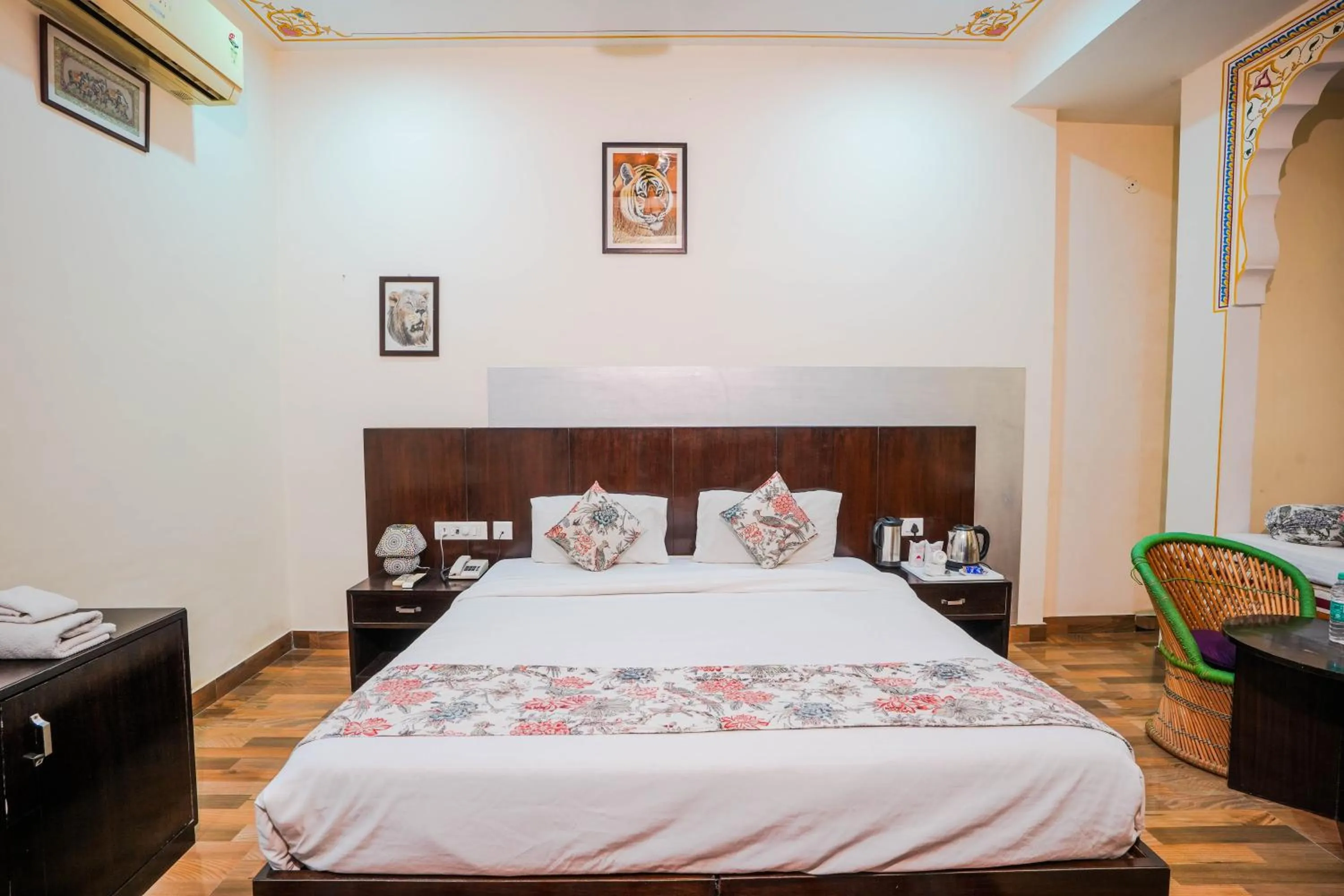 Bed in Rajputana Heritage