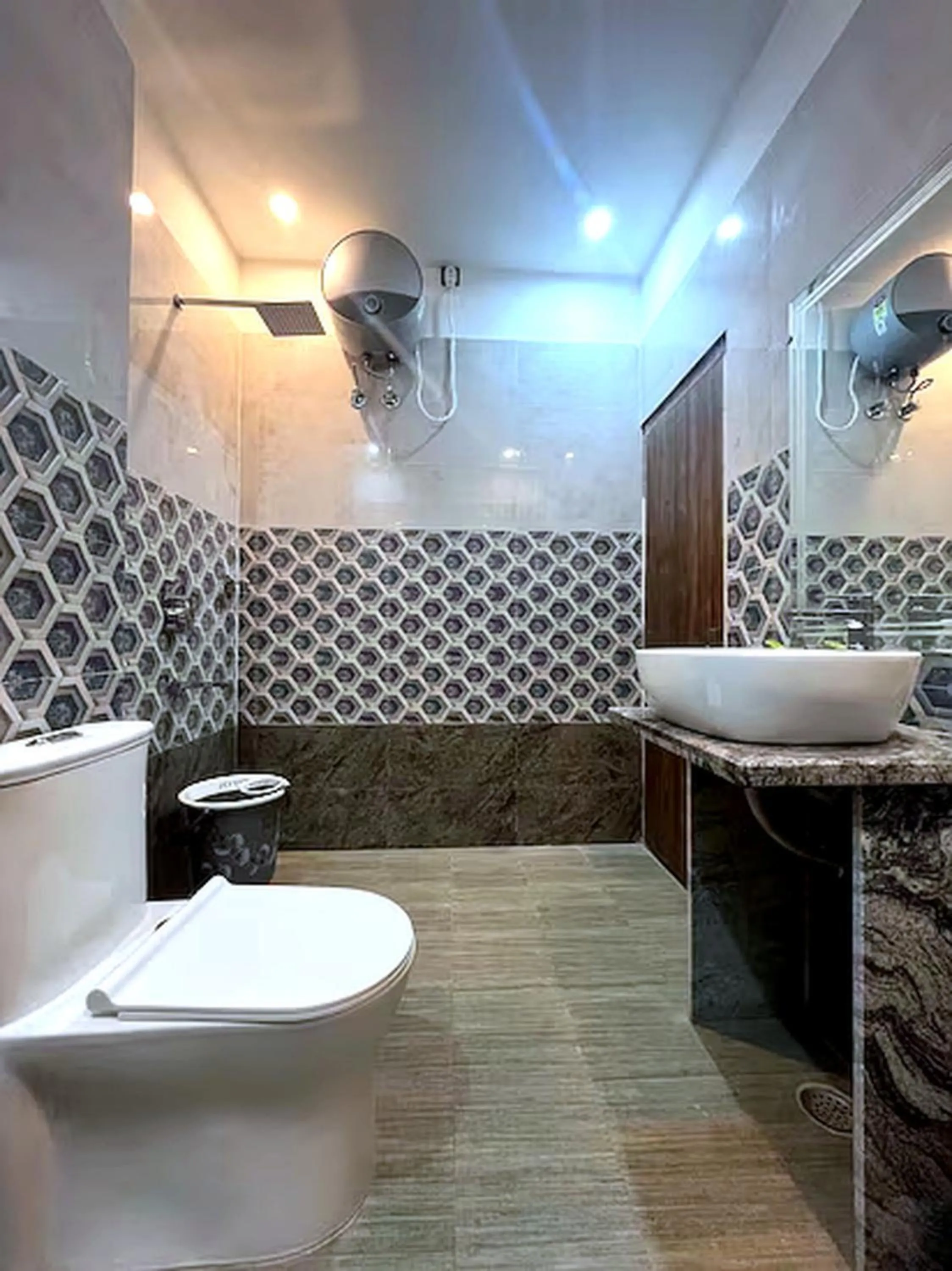 Toilet in JB Square Resort, Ayodhya
