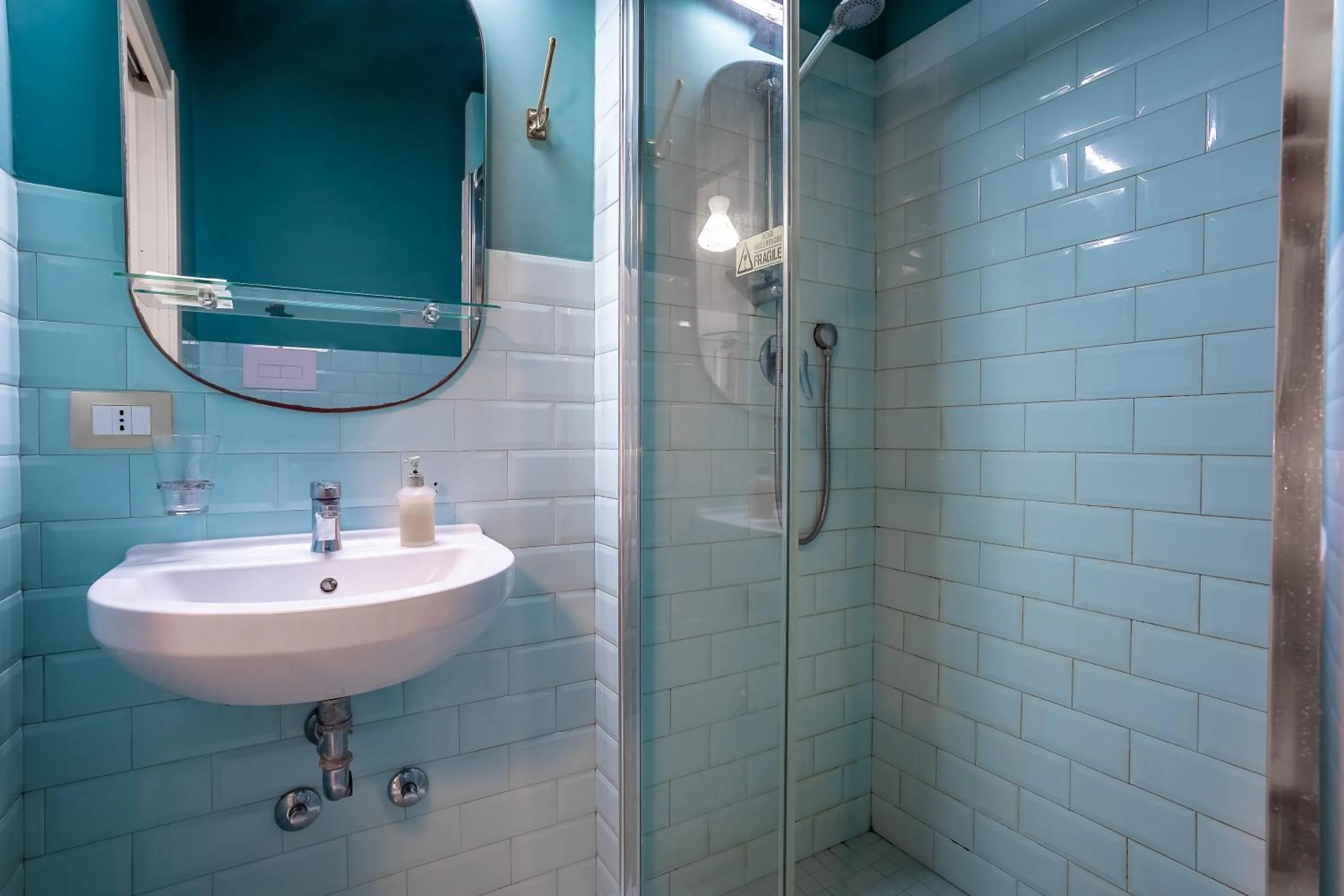 Shower in B&B Cumpari Turiddu