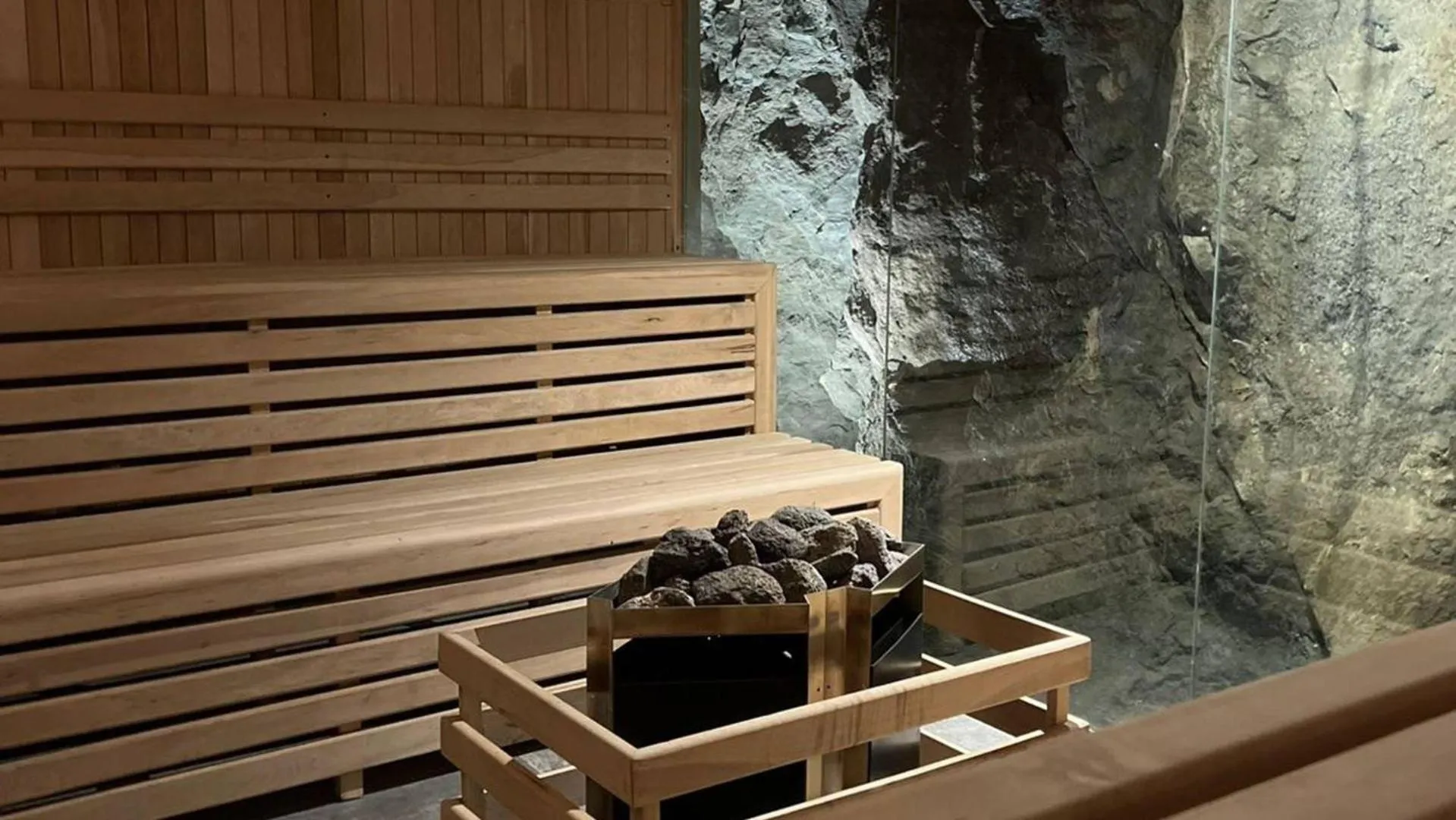 Swimming pool in Radisson Blu Bariloche