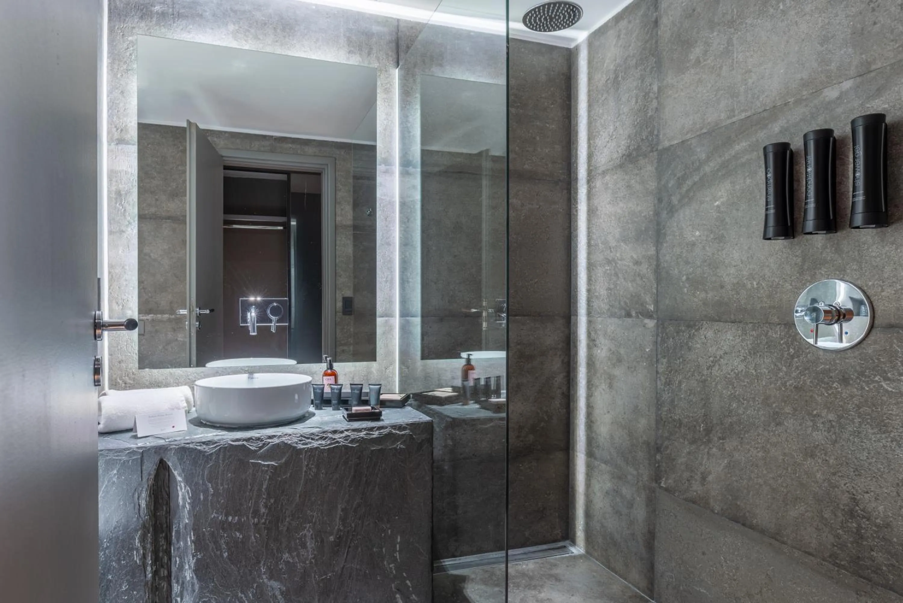 Shower in Radisson Blu Bariloche