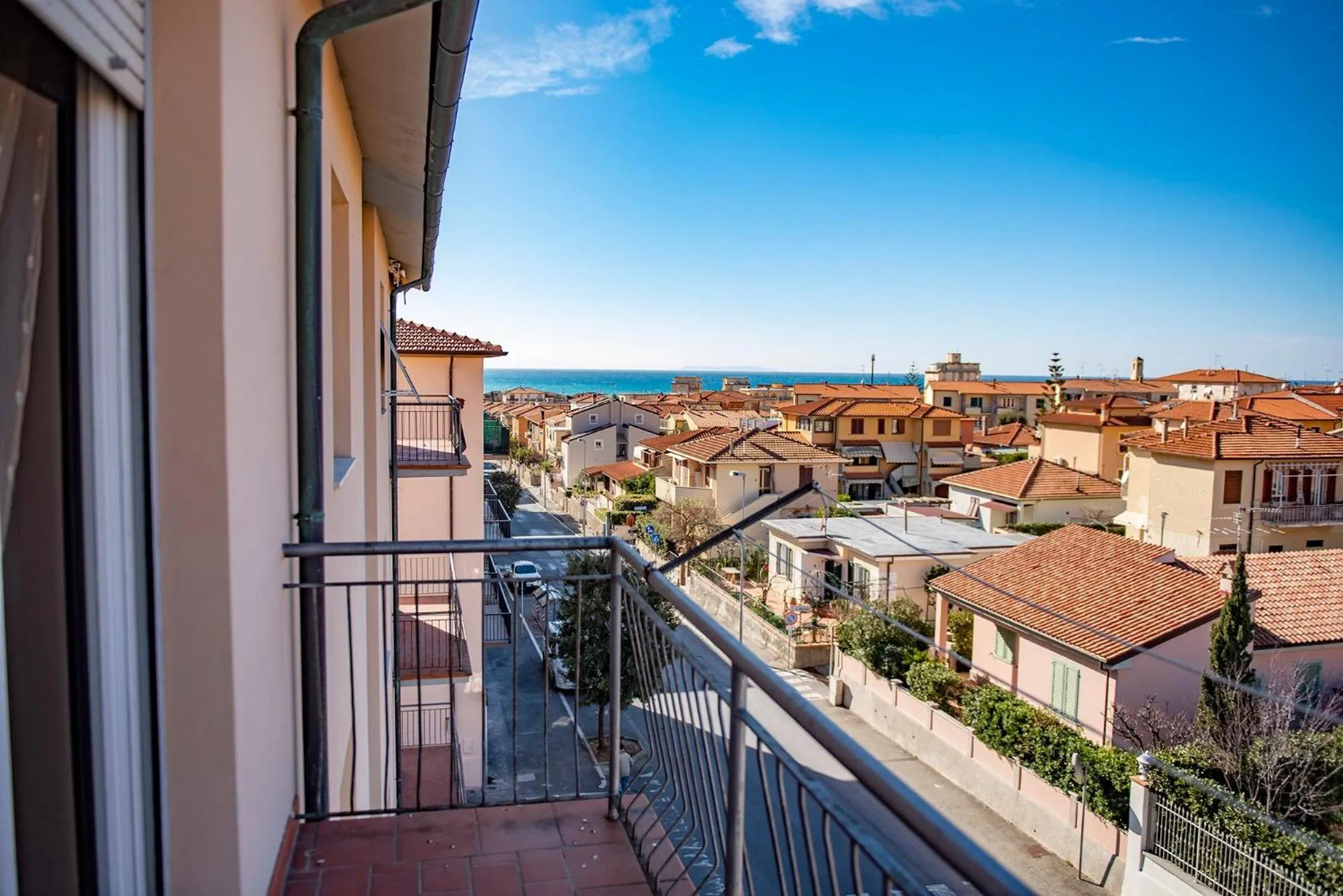 City view in Cav Costa degli Etruschi