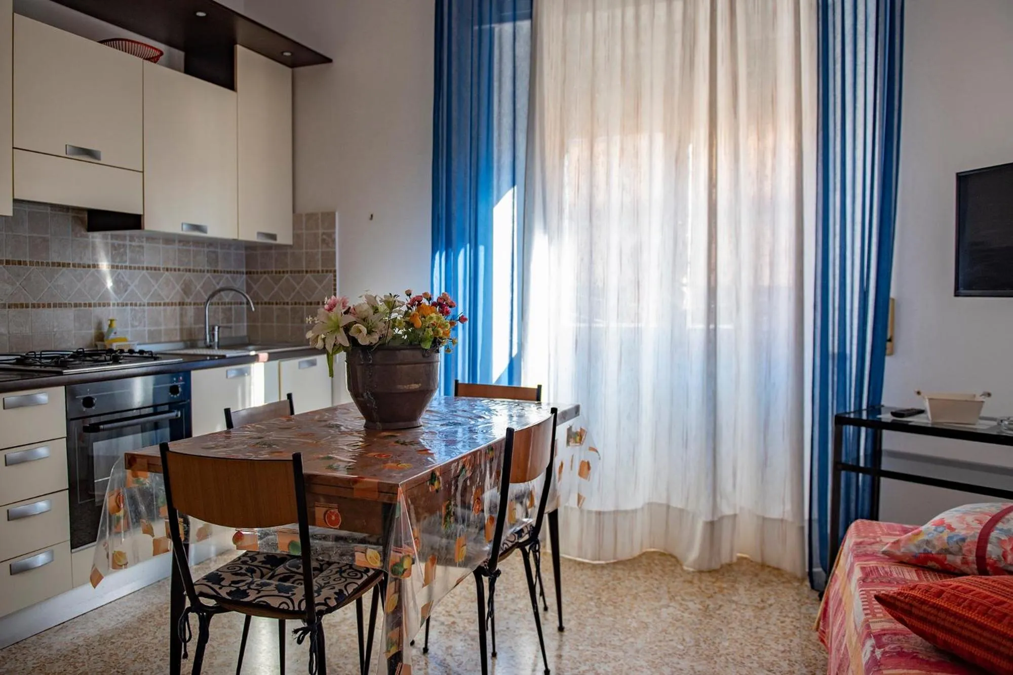 Kitchen or kitchenette in Cav Costa degli Etruschi