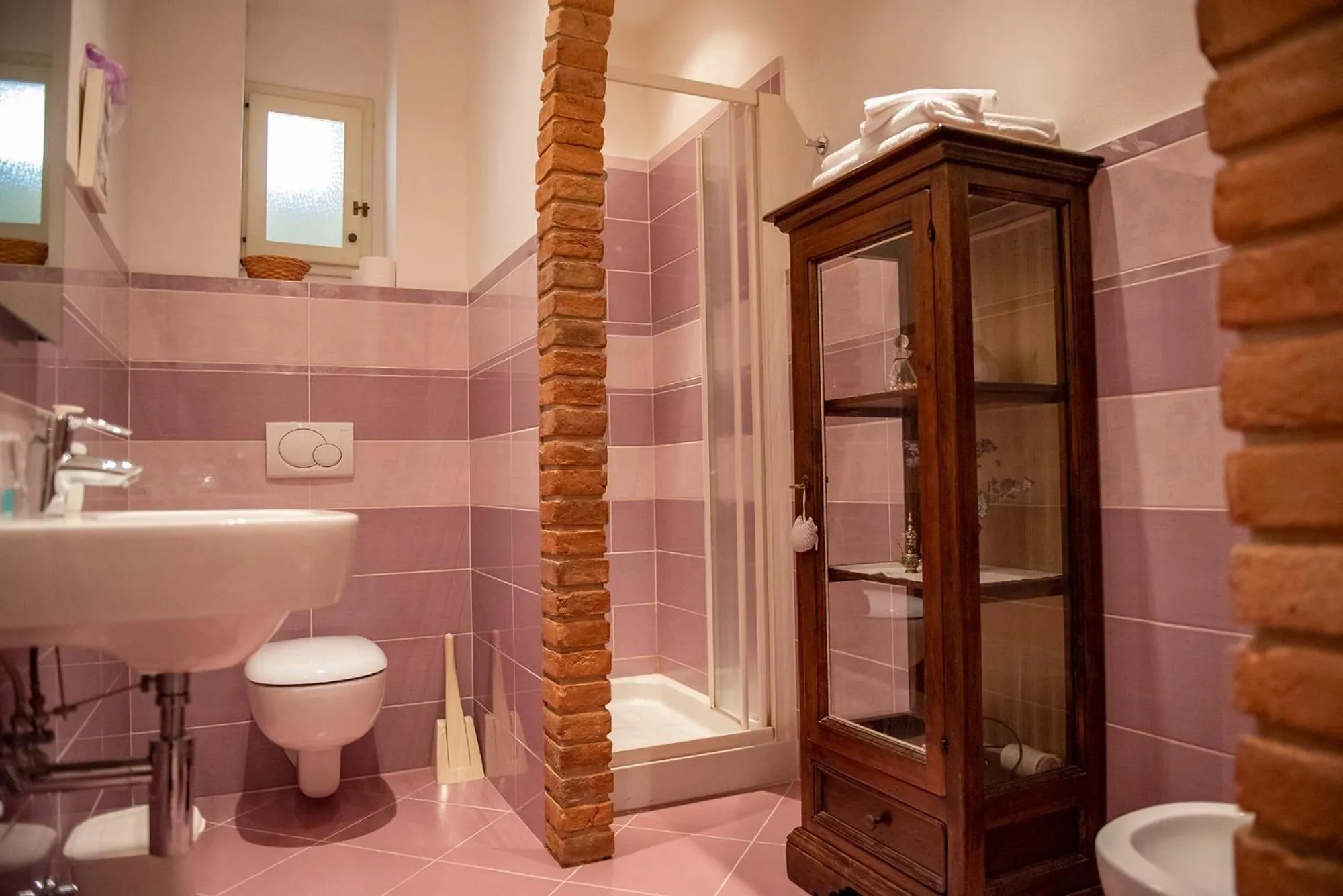 Toilet in Cav Costa degli Etruschi