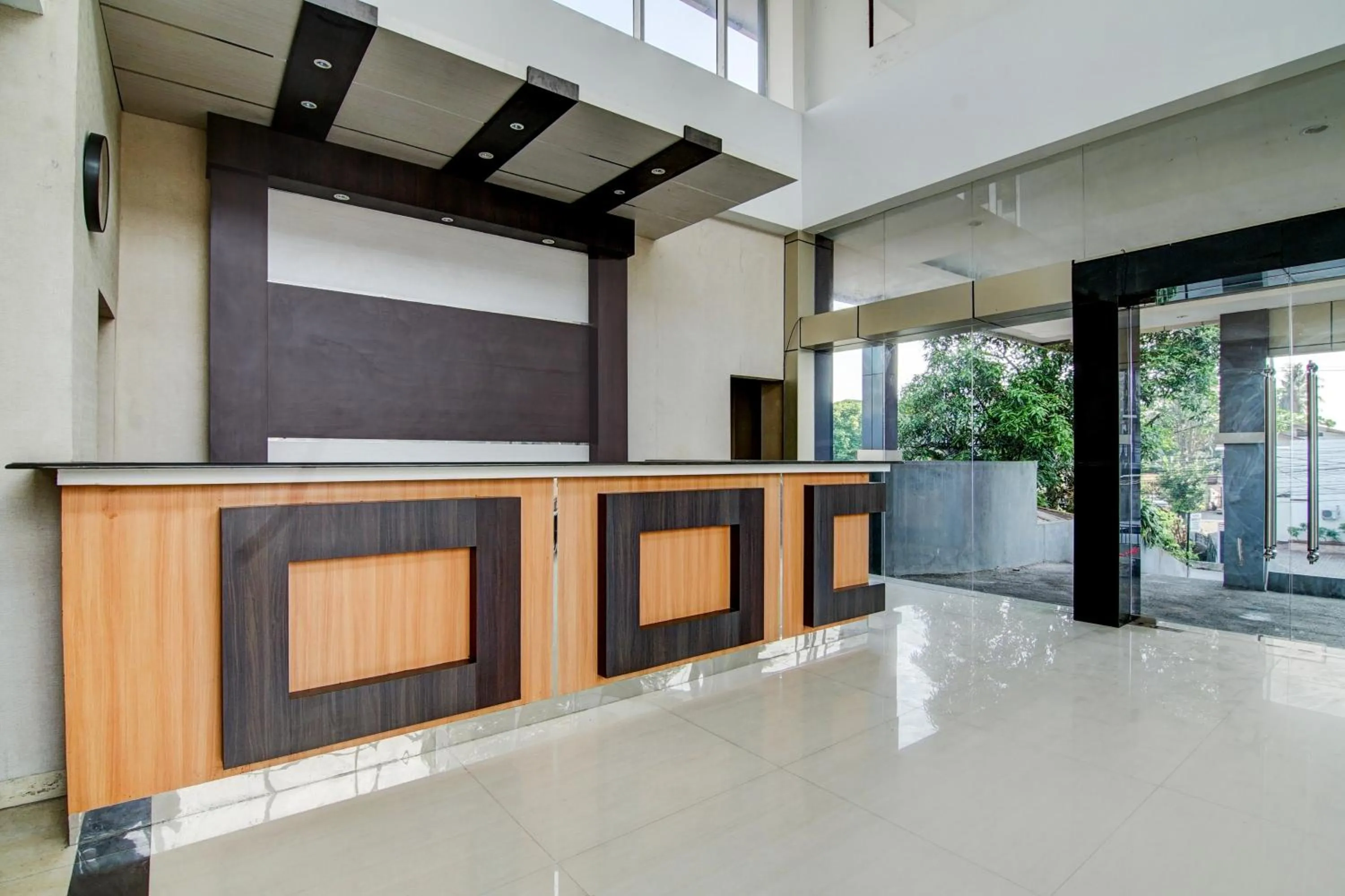 Lobby or reception in Townhouse Oak Pekanbaru near Mall Pekanbaru formerly Hotel Grand Sahara