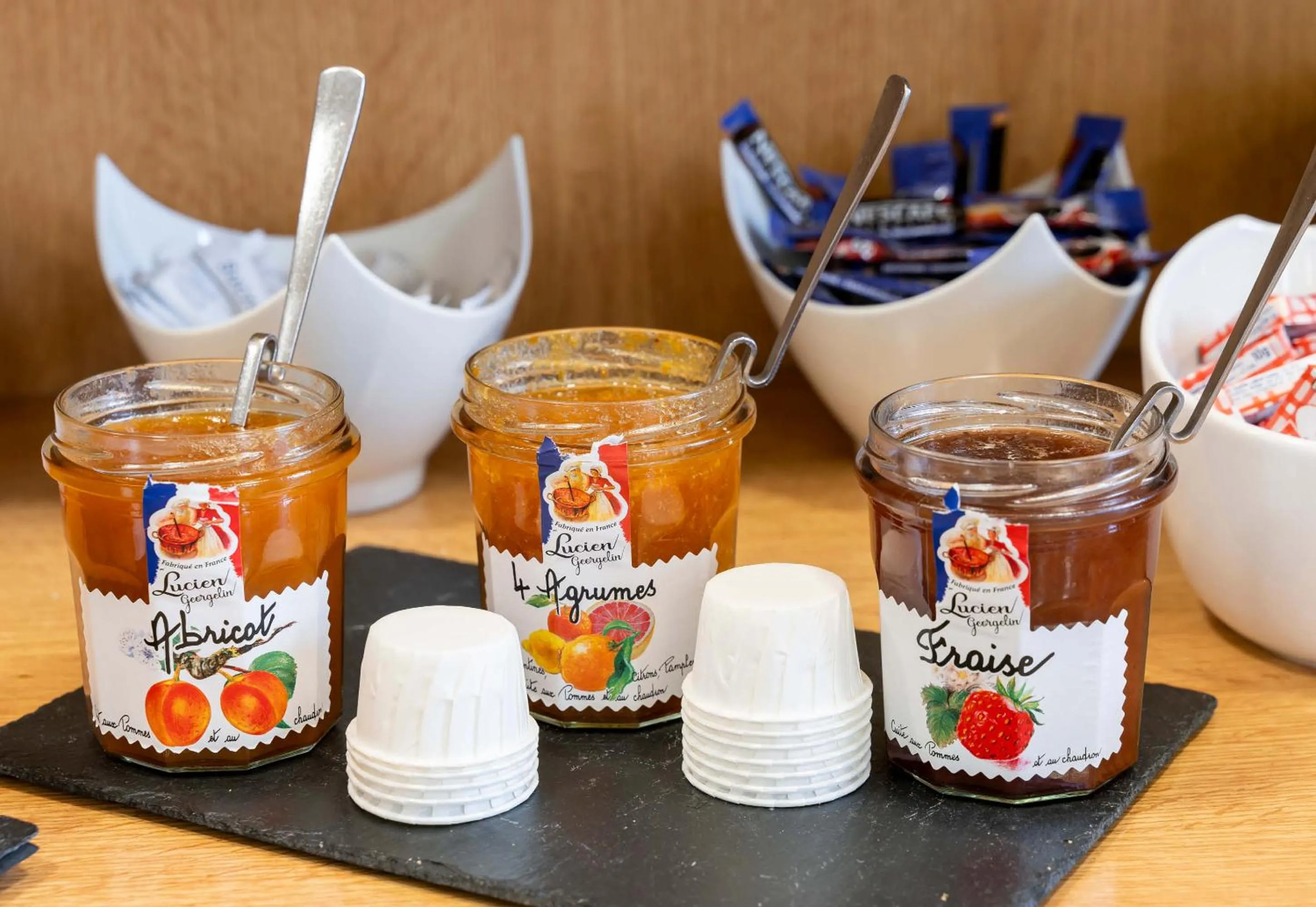 Breakfast in B&B HOTEL Vannes Ouest Golfe du Morbihan