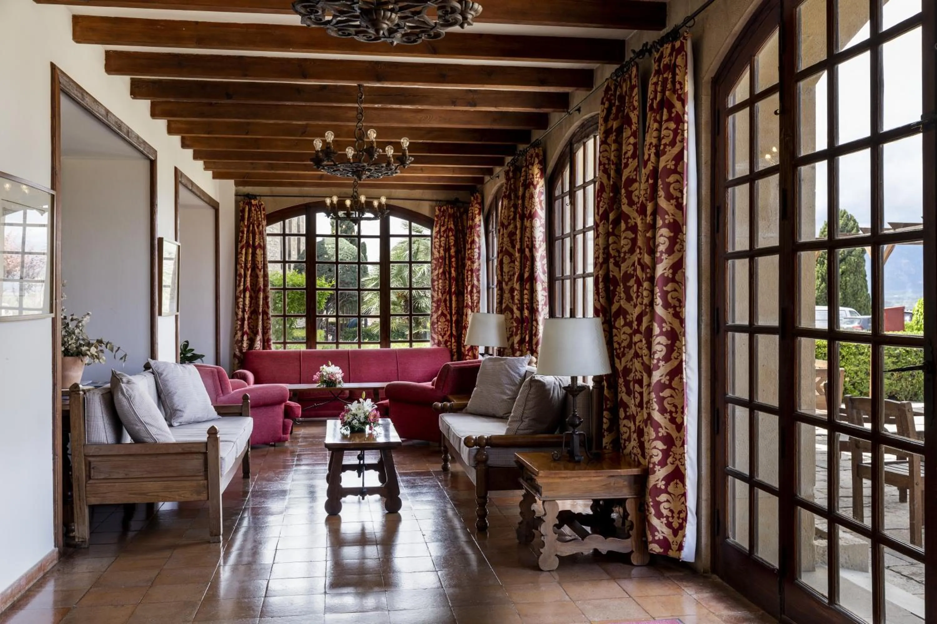 Lounge or bar in Parador de Tortosa