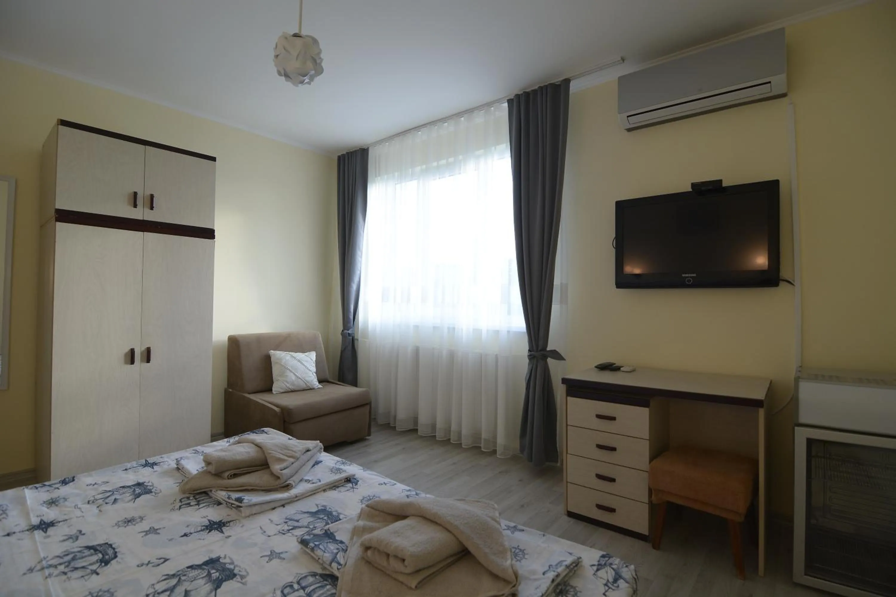 Property building, Bed in Atlantic Complex Ravda