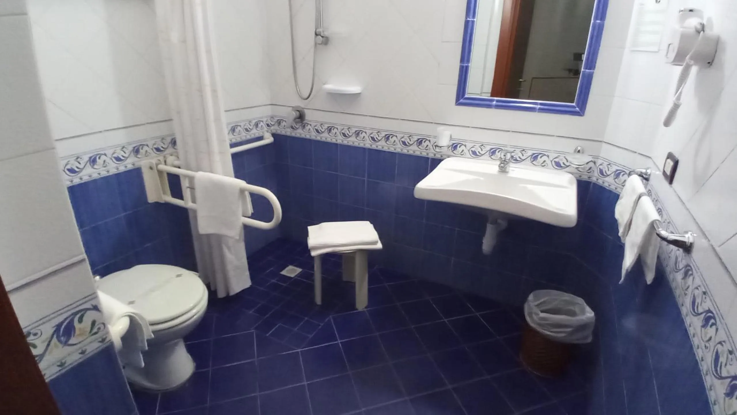 Toilet in Hotel Amyclae
