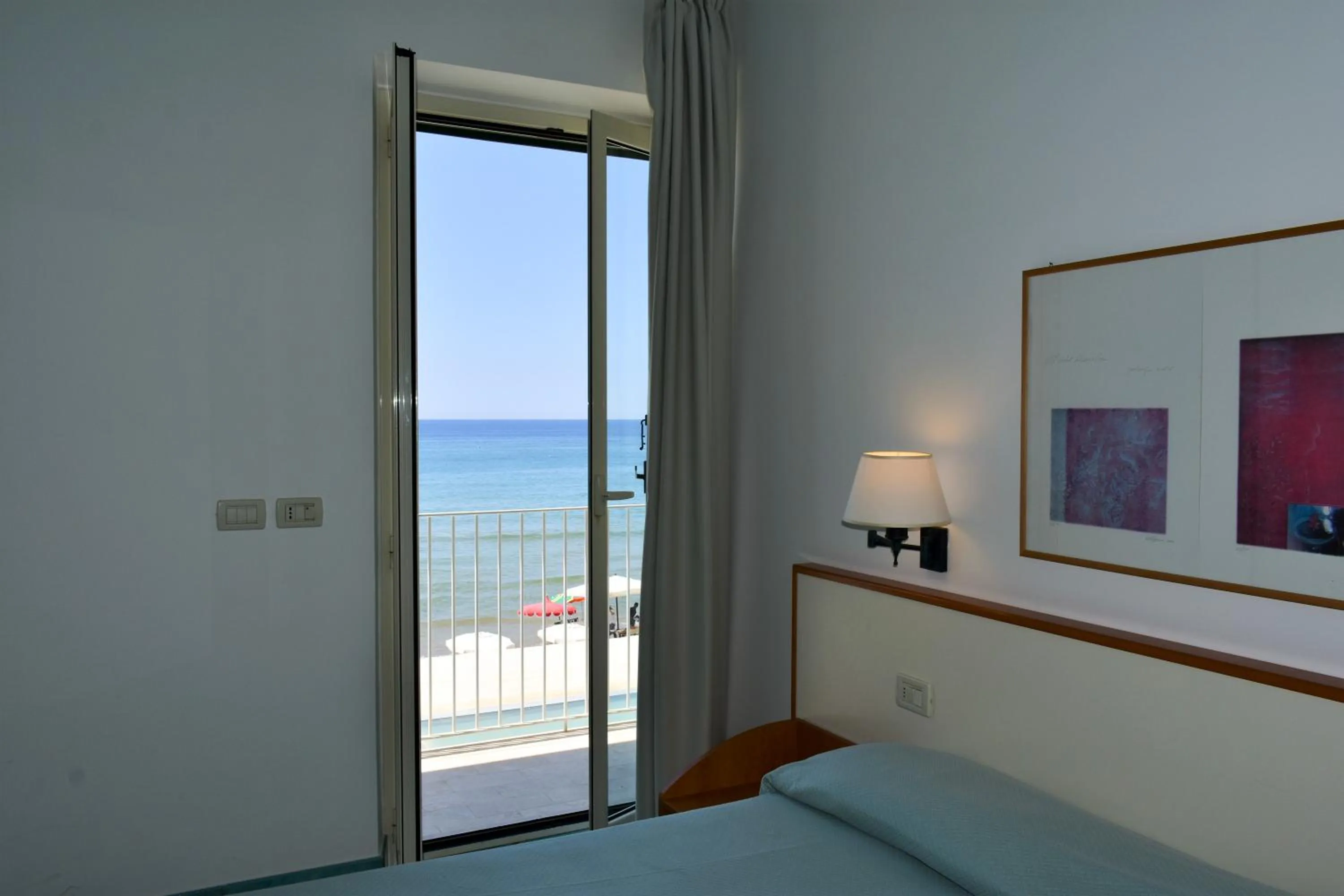 Sea view, Bed in Hotel Amyclae