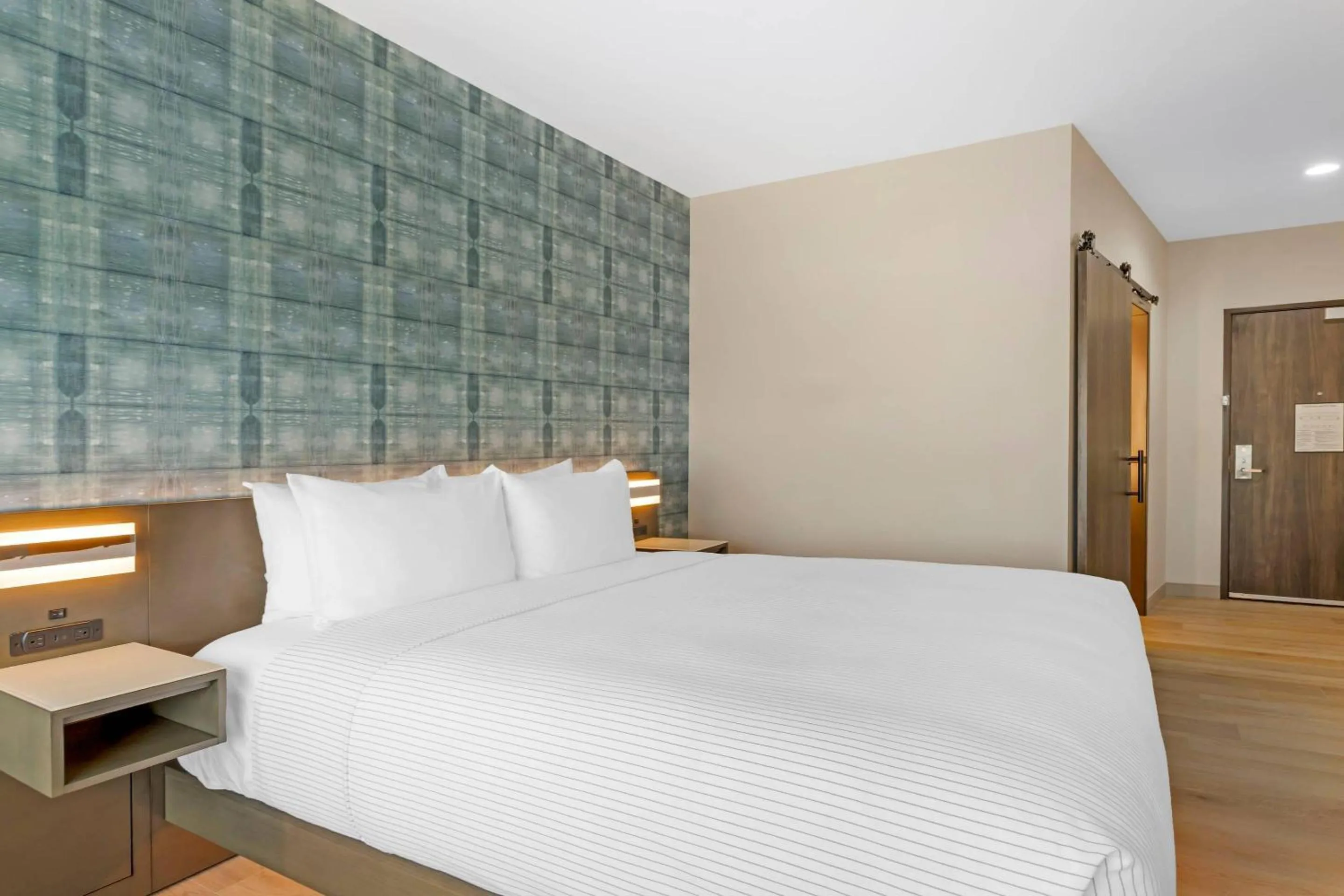 Bed in Cambria Hotel Fort Worth - Medical Center