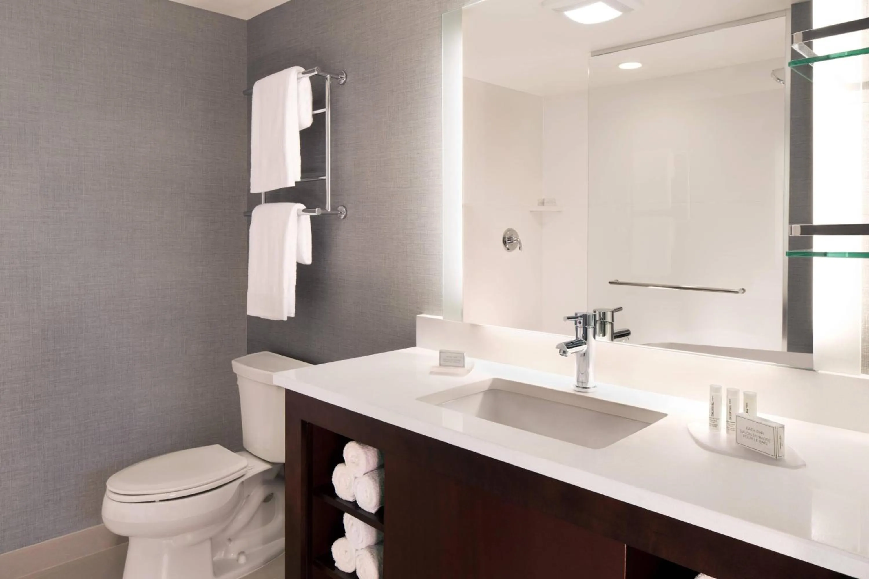 Bathroom in Residence Inn by Marriott Miami Airport West/Doral