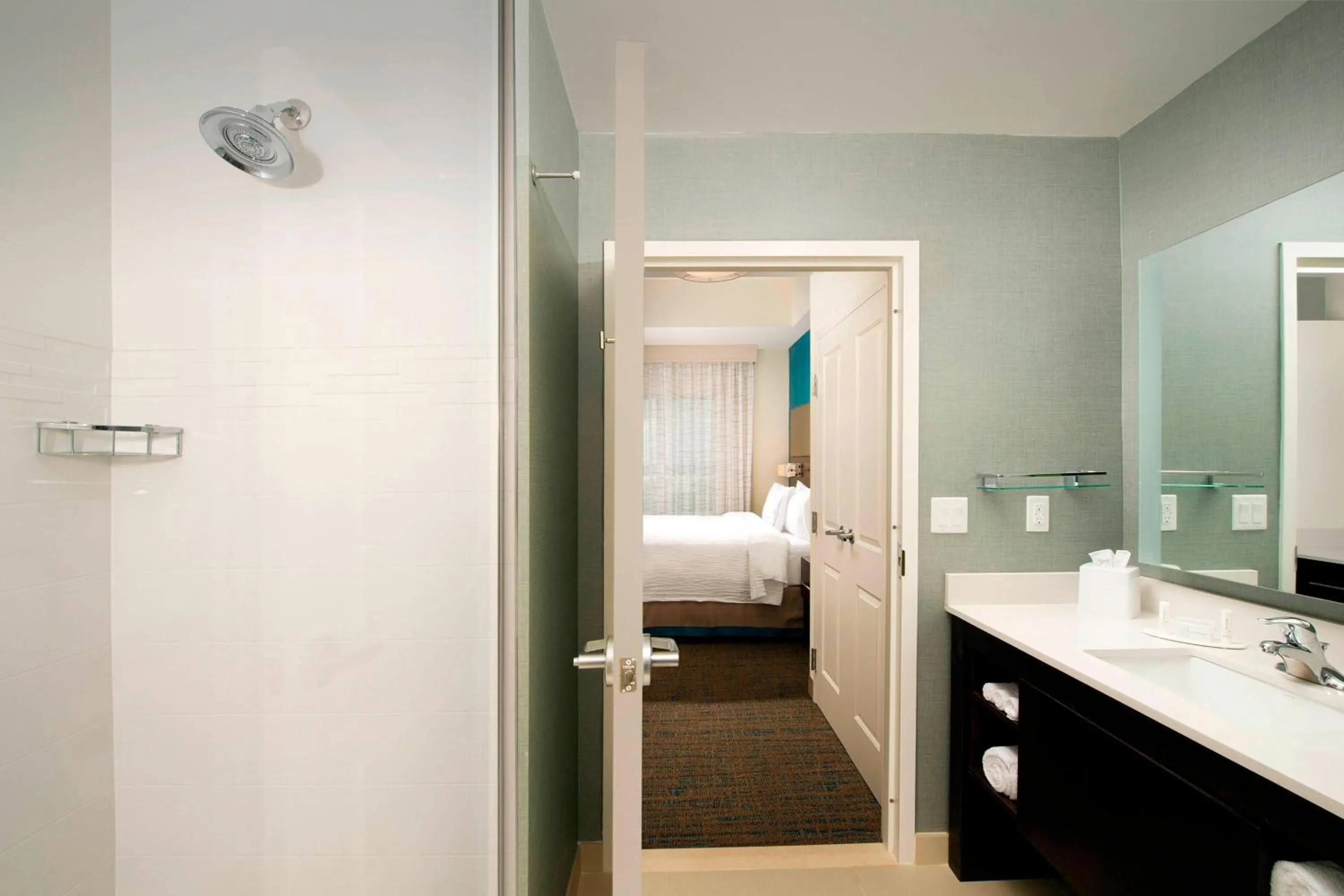Bathroom, Bed in Residence Inn by Marriott Miami Airport West/Doral