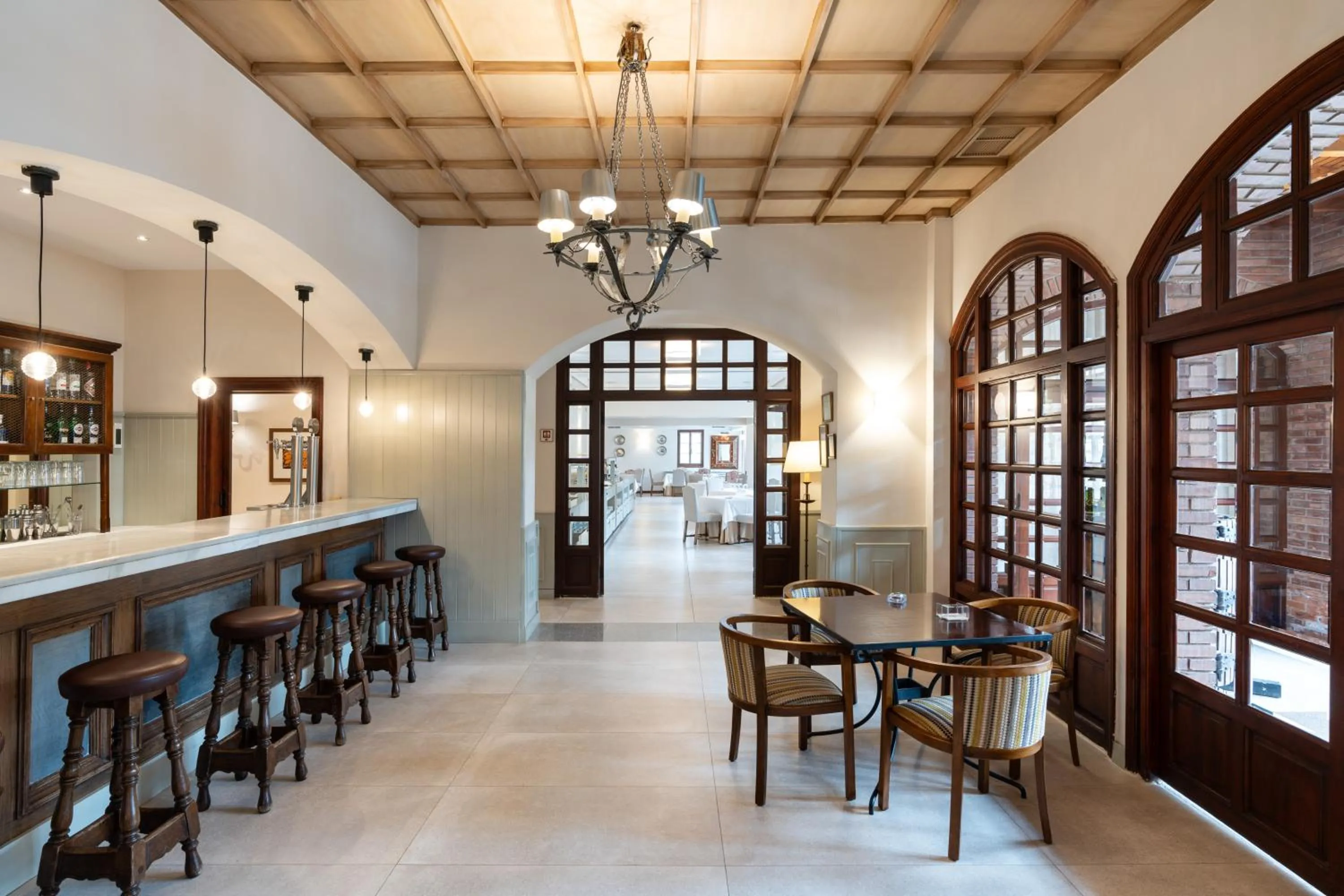 Lounge or bar in Parador de Calahorra
