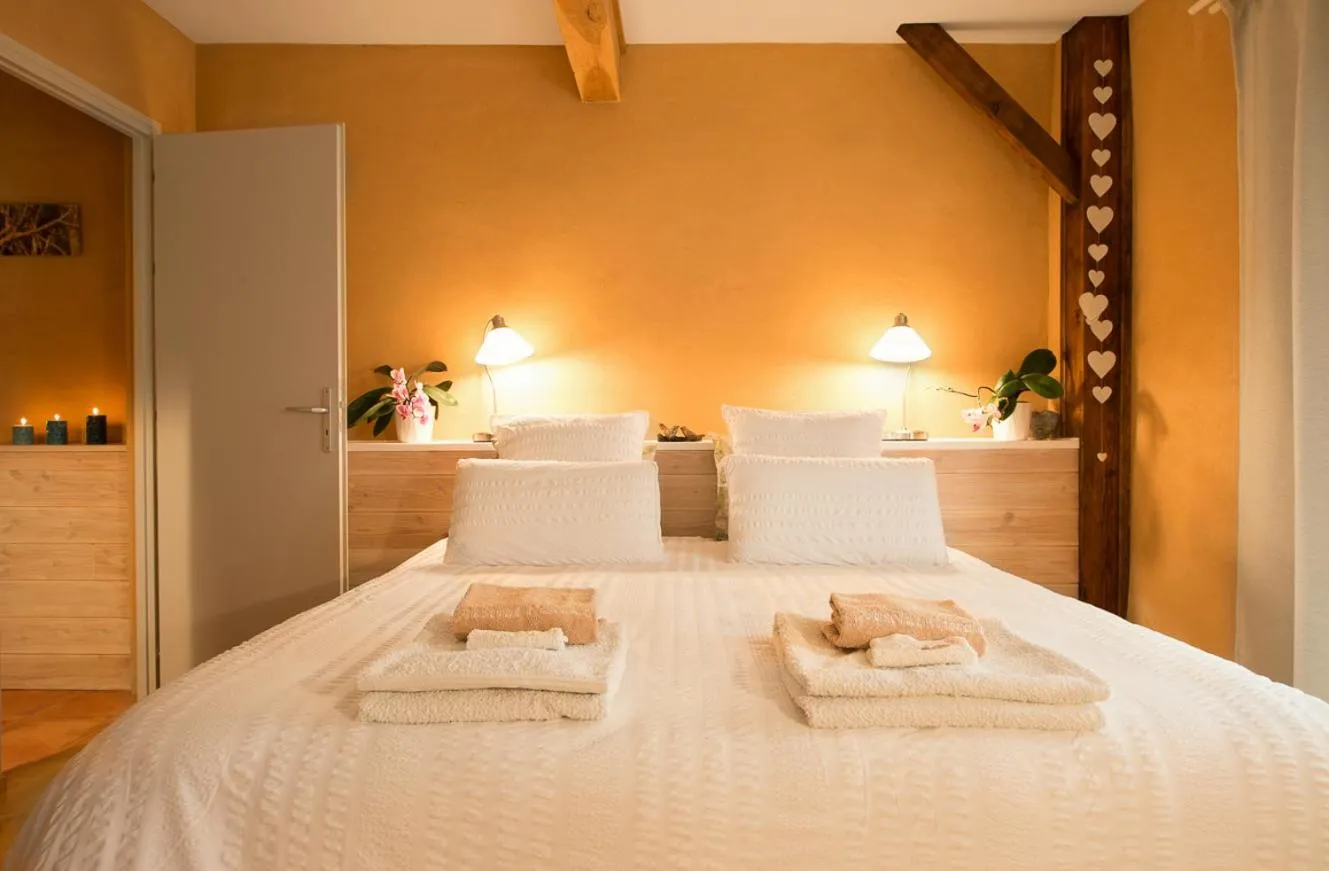 Bedroom in Absolut Oiseaux