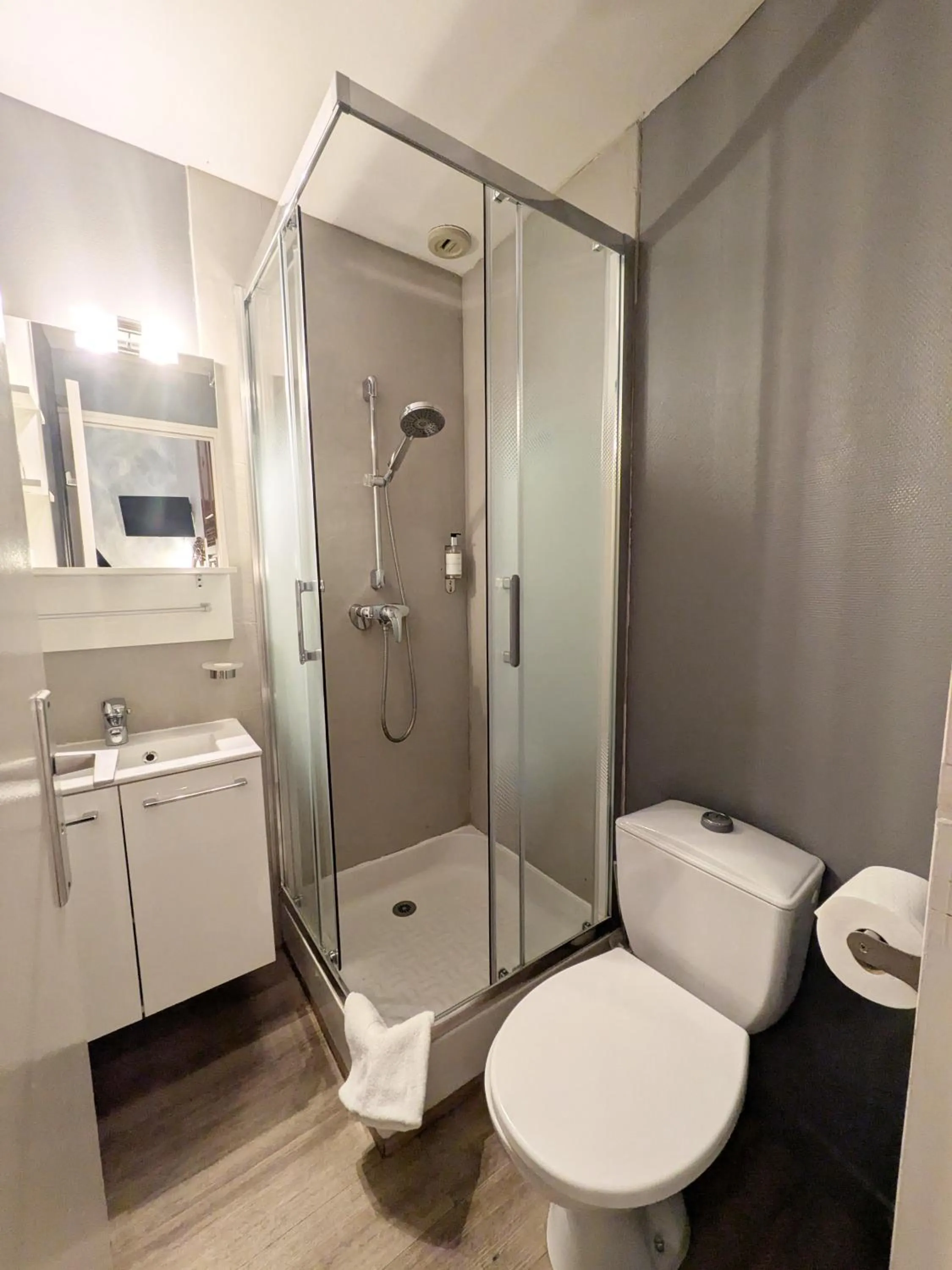 Bathroom in Hotel des Abers