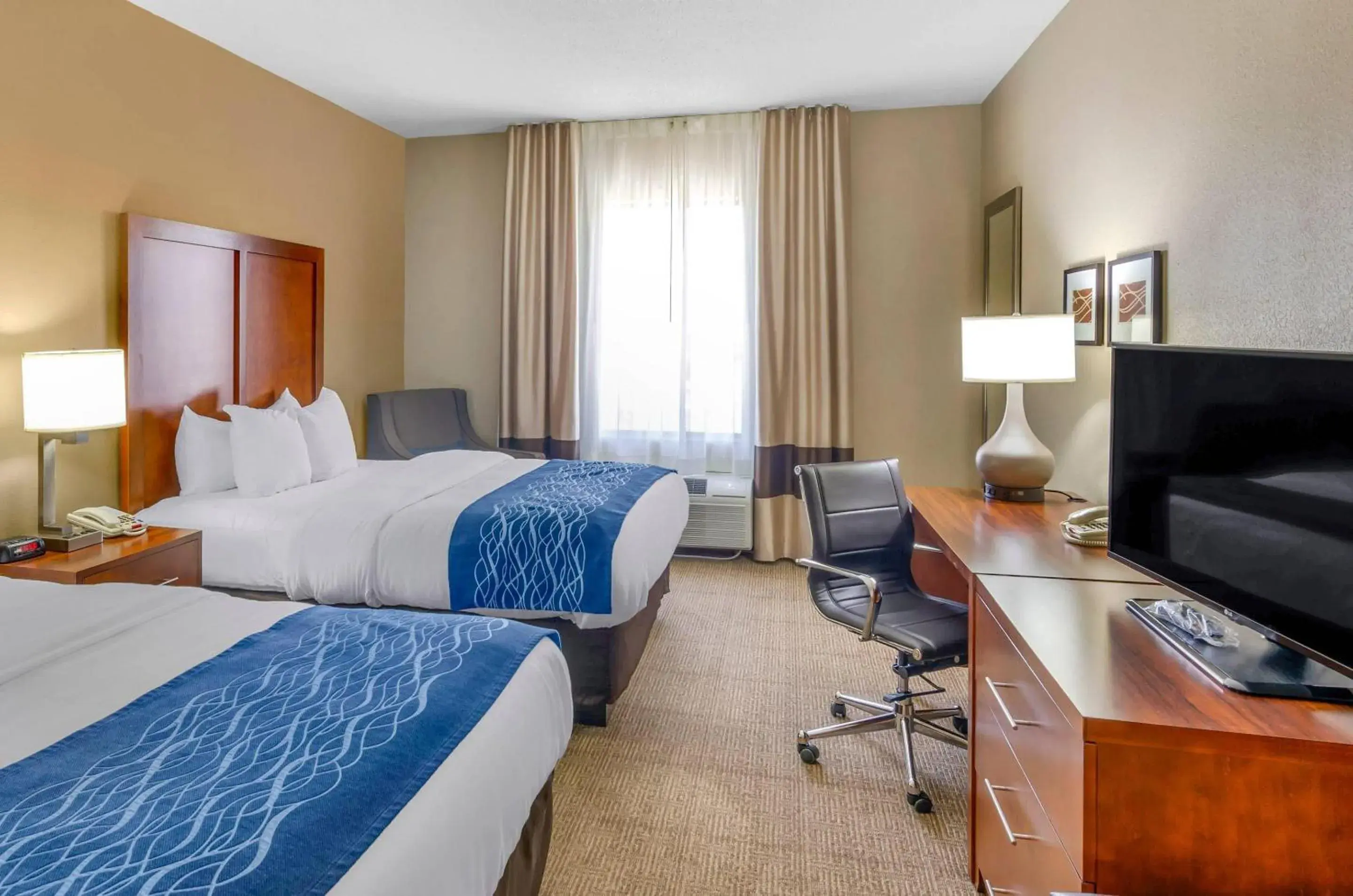 Queen Room with Two Queen Beds - Accessible/Non-Smoking in Comfort Inn & Suites Lynchburg Airport - University Area Queen Room with Two Queen Beds - Accessible/Non-Smoking in Comfort Inn & Suites Lynchburg Airport - University Area
