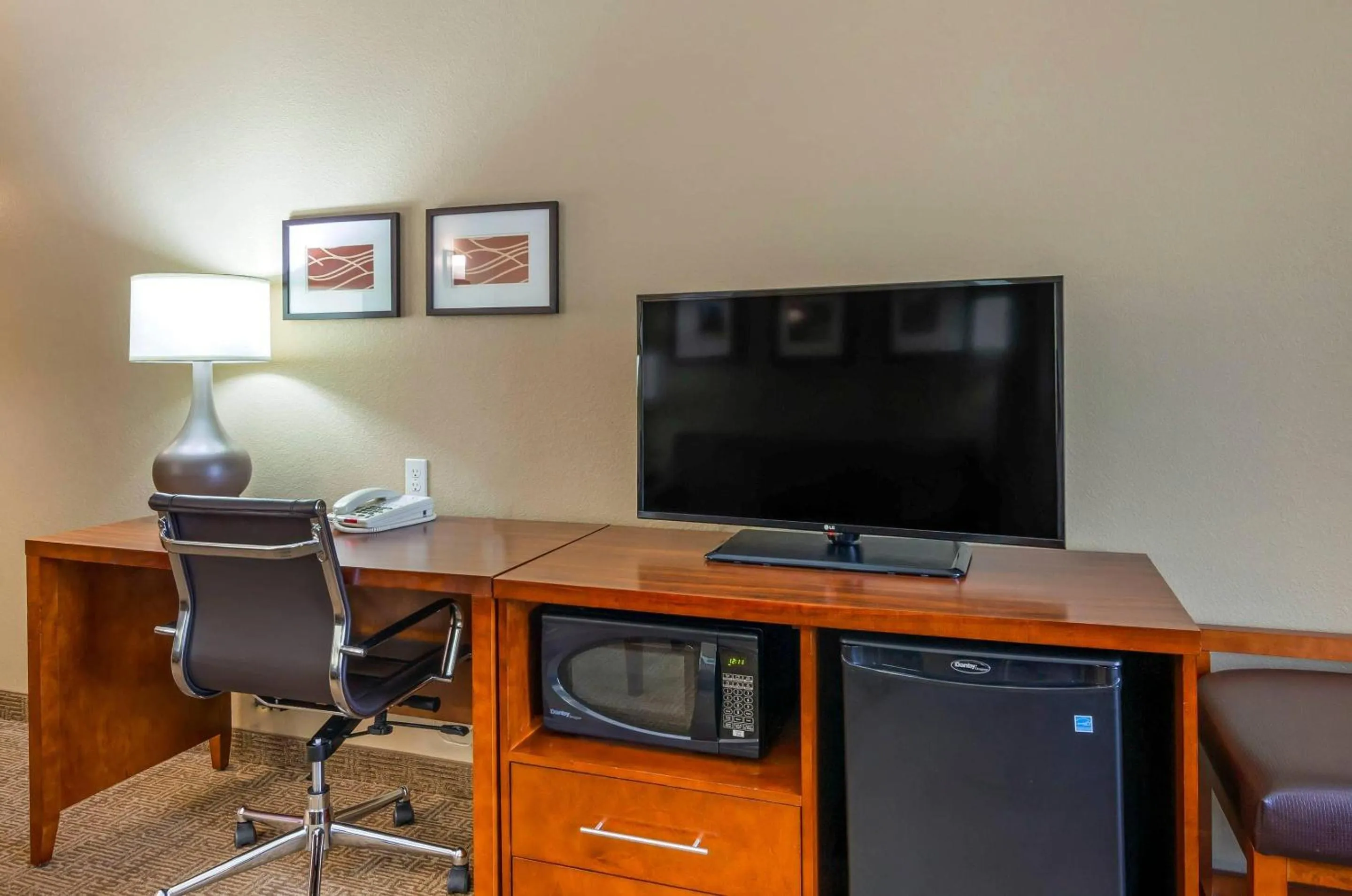 Bedroom in Comfort Inn & Suites Lynchburg Airport - University Area