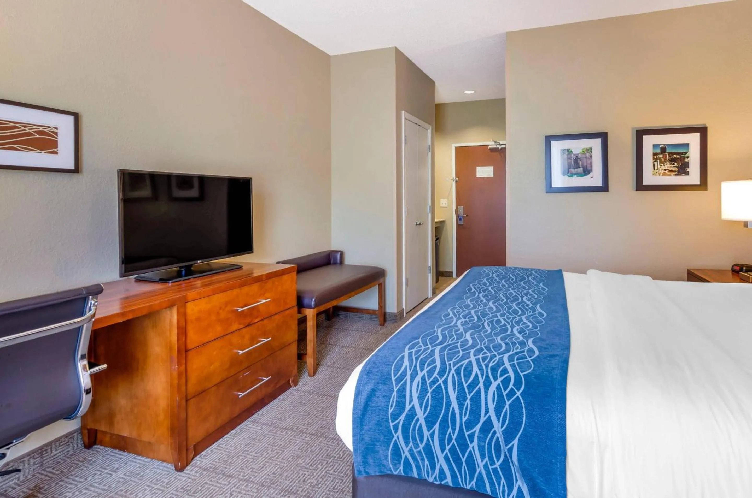 Bedroom, Bed in Comfort Inn & Suites Lynchburg Airport - University Area