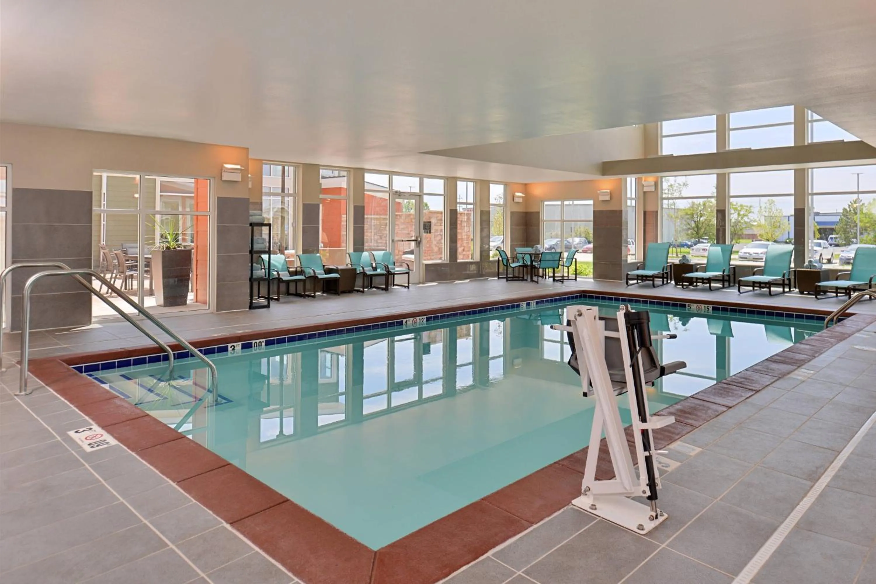 Swimming pool in Residence Inn by Marriott Cedar Rapids South