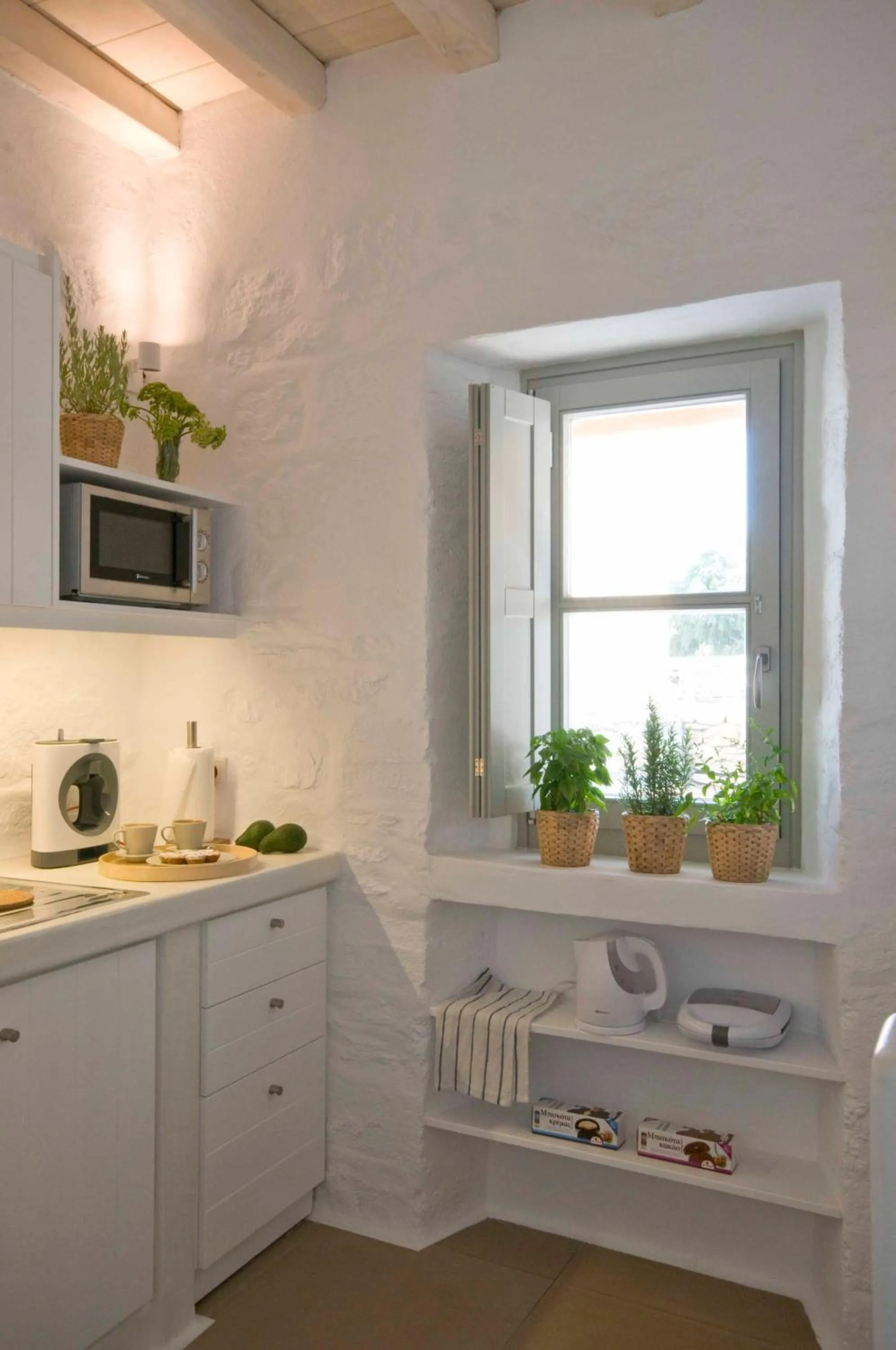 Kitchen or kitchenette in Cloud Blue